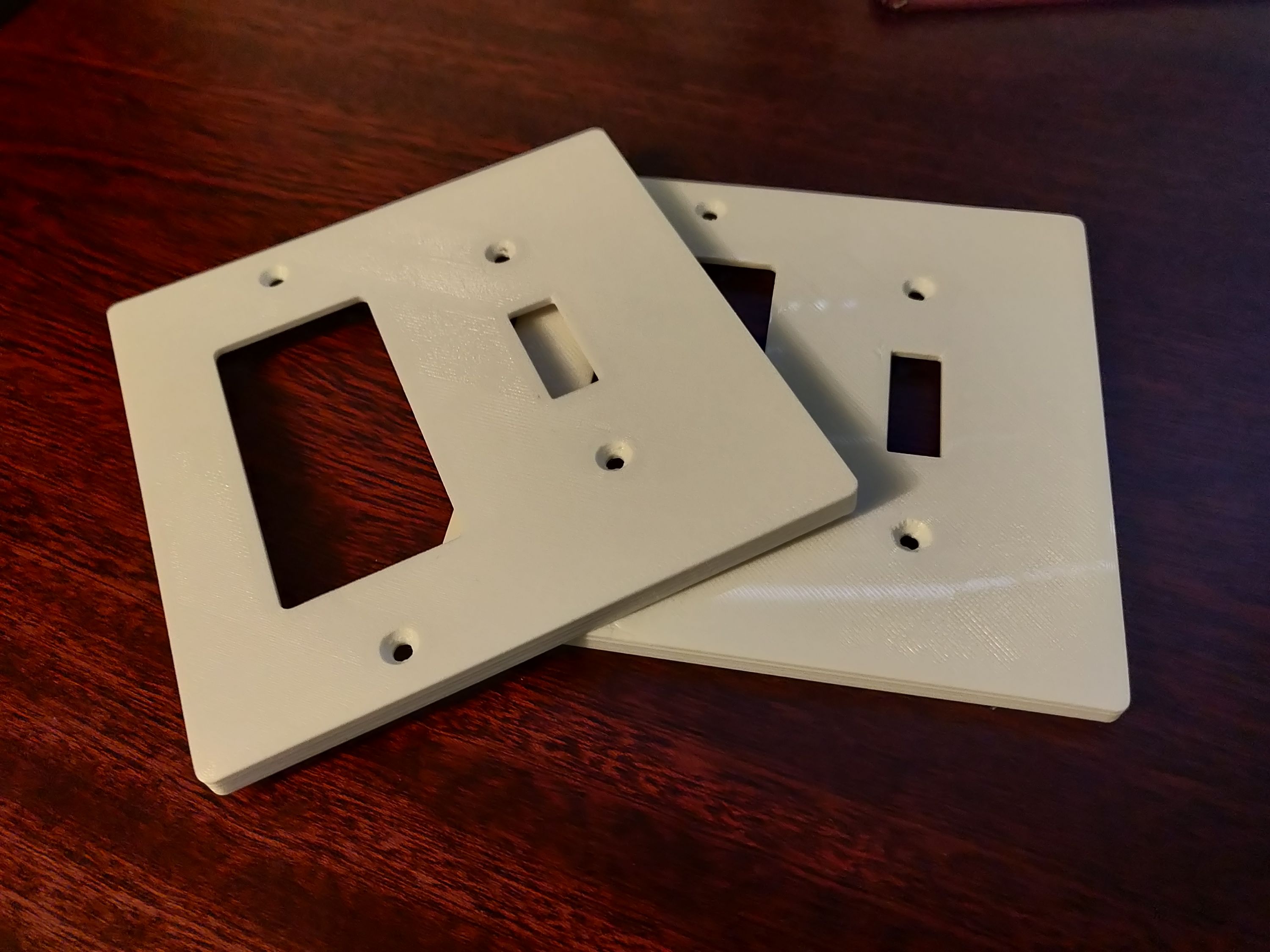 2-Gang Wallplate - Decora Opening / Switch