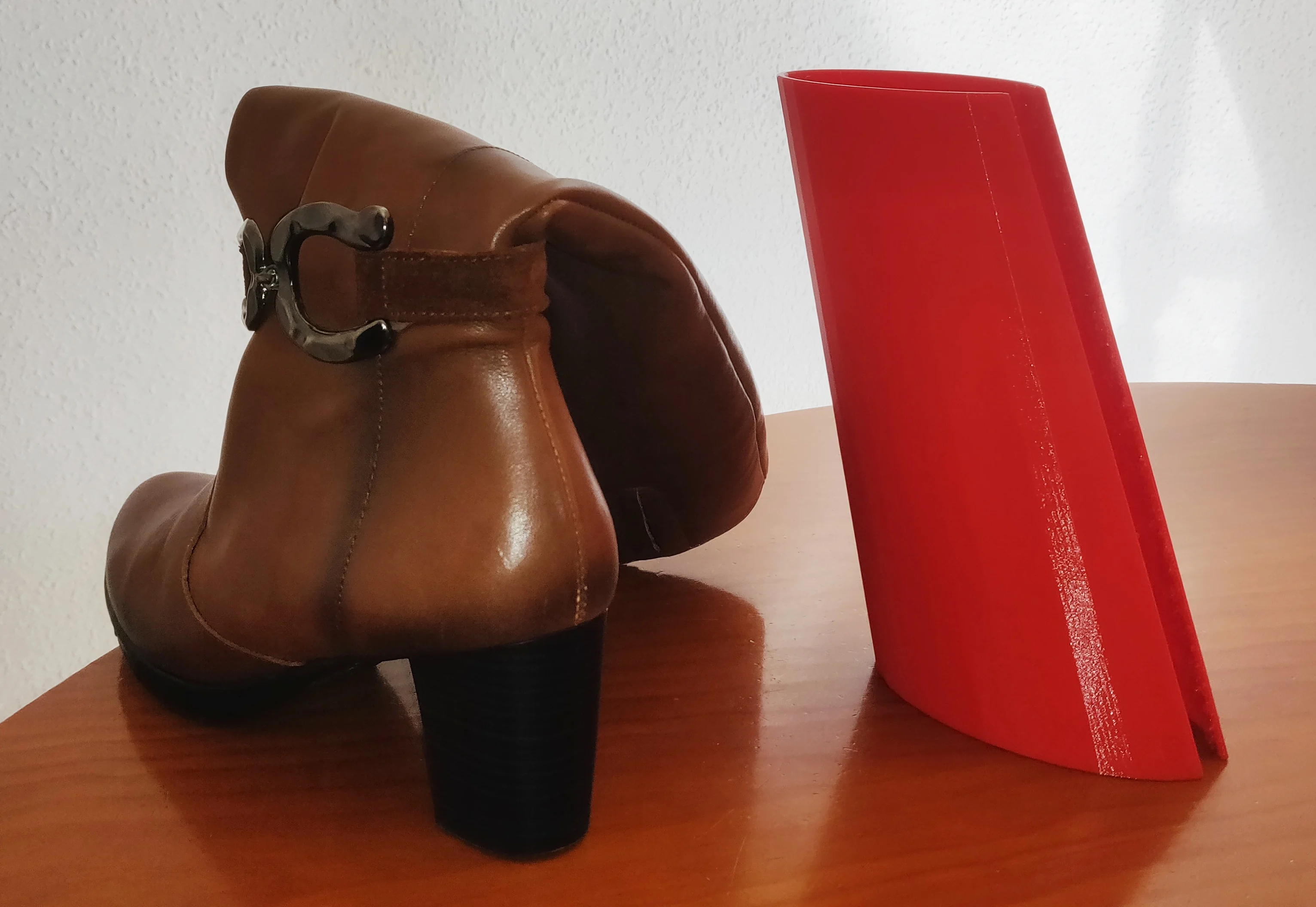 Boot shaft shaper