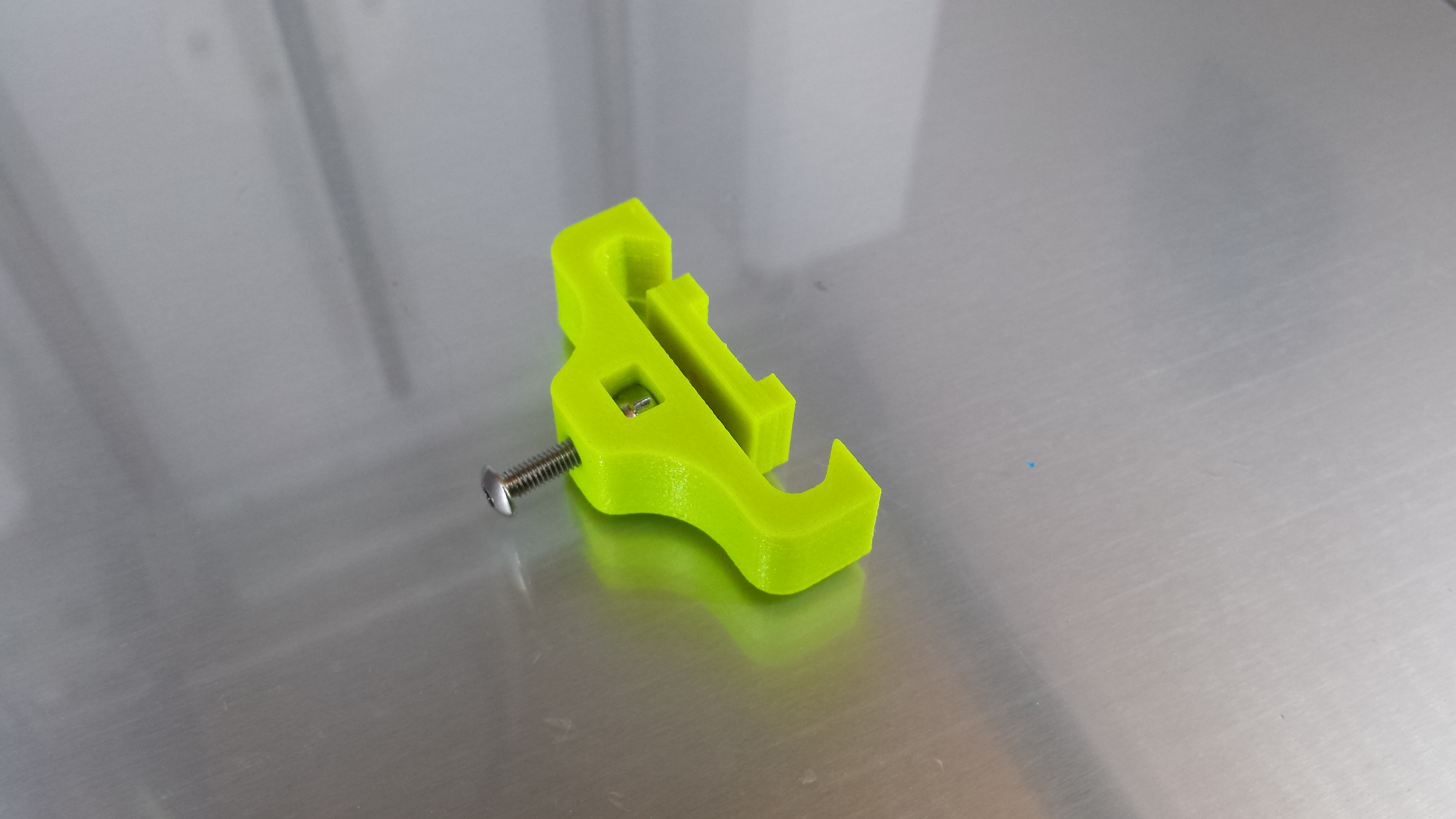 lock to fix stuff to the Ultimaker2 rail system