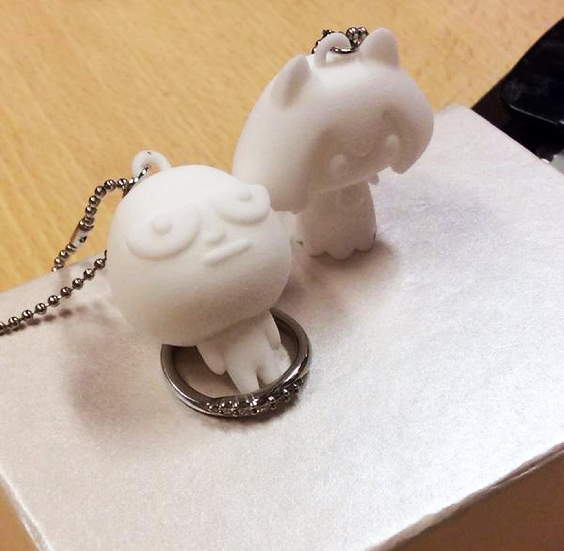 Kawaii Wedding Figurine Keyholder