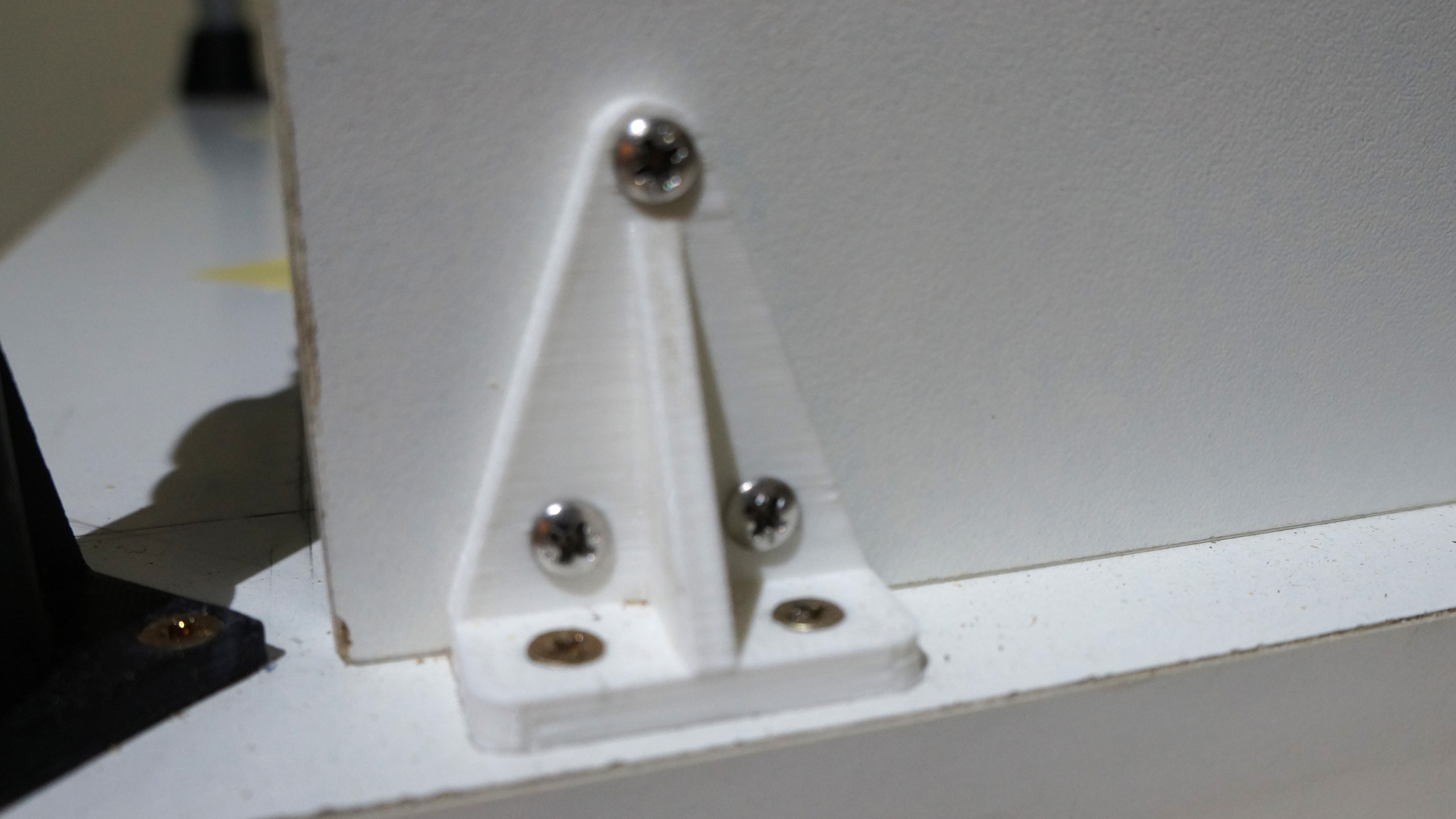 Sideboard mounting bracket for MPCNC build