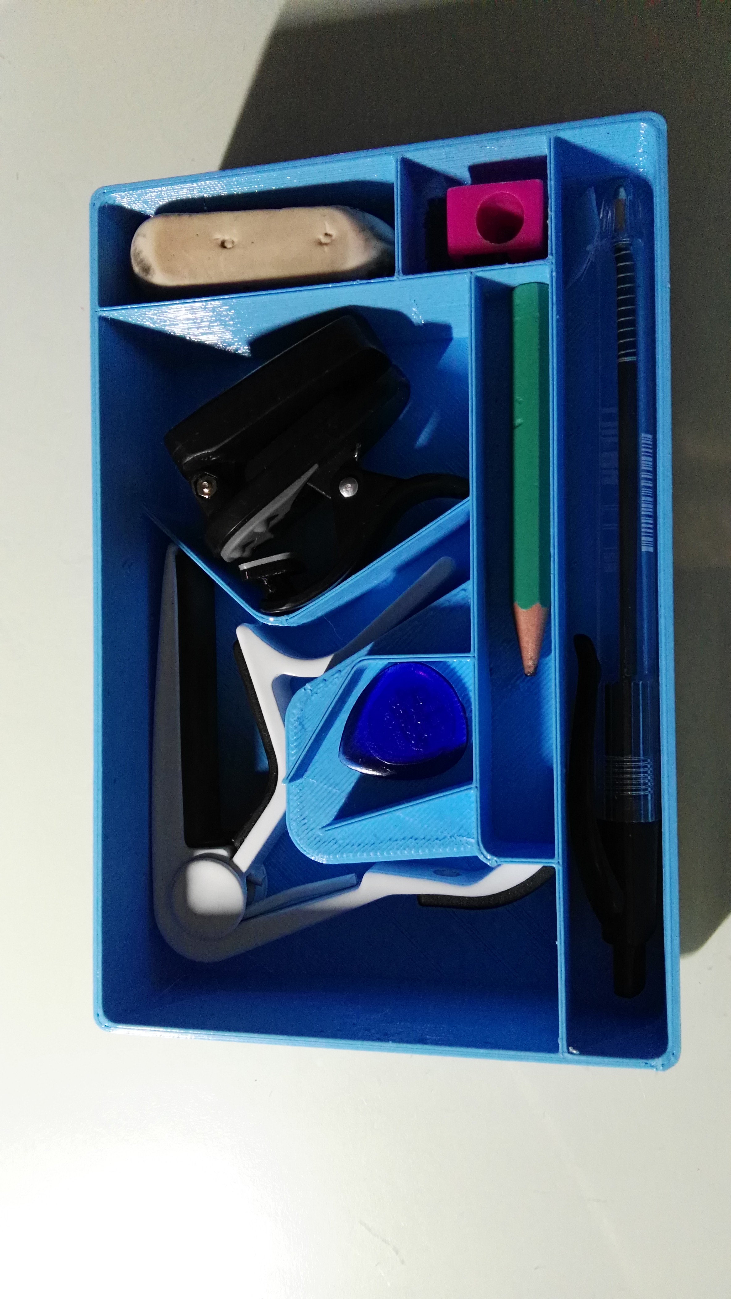 Guitar accessories case