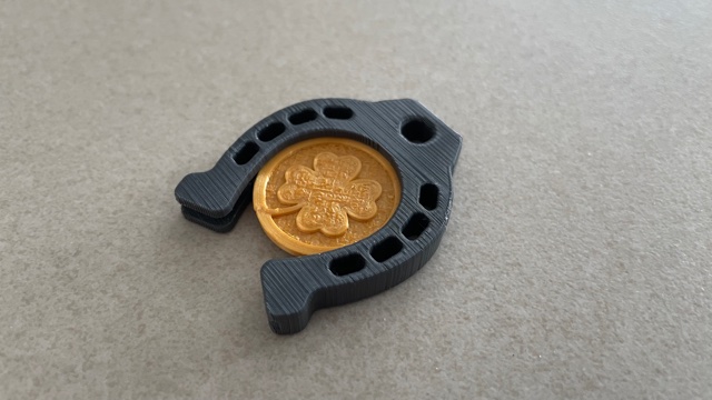 2024 - Lucky charm with shopping cart coin / Glücksbringer mit Münze für Einkaufswagen