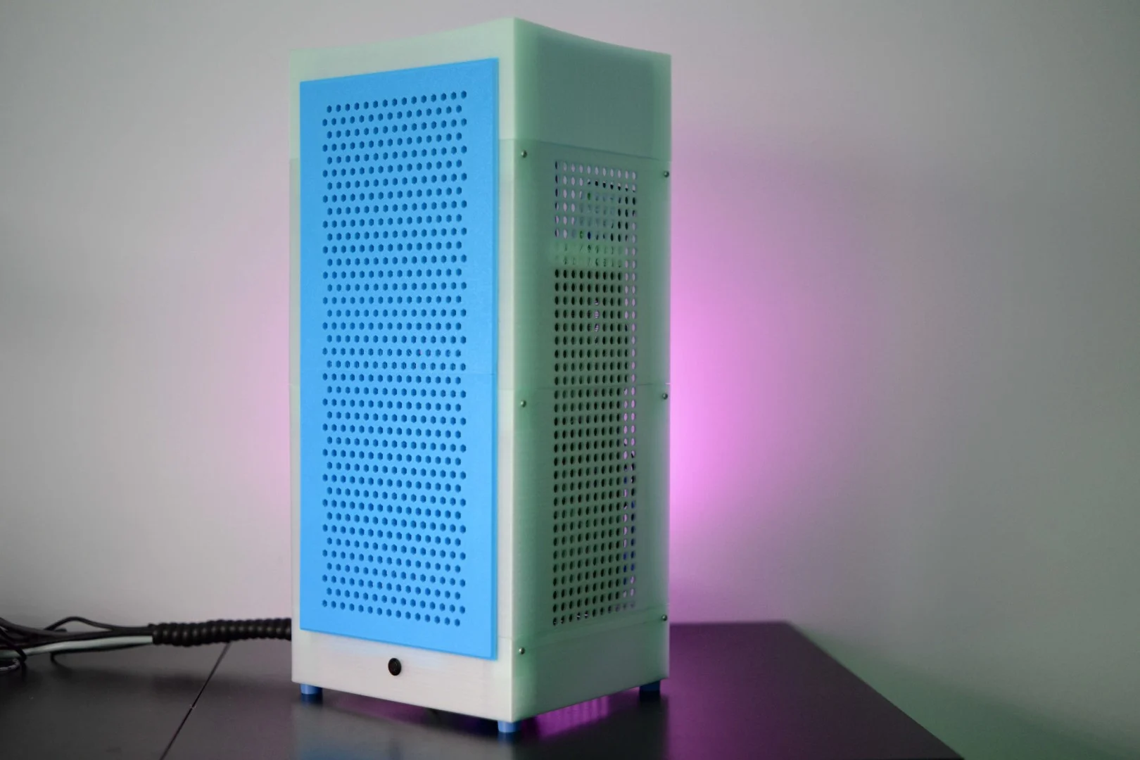 Hightower: Mini-ITX PC Chassis