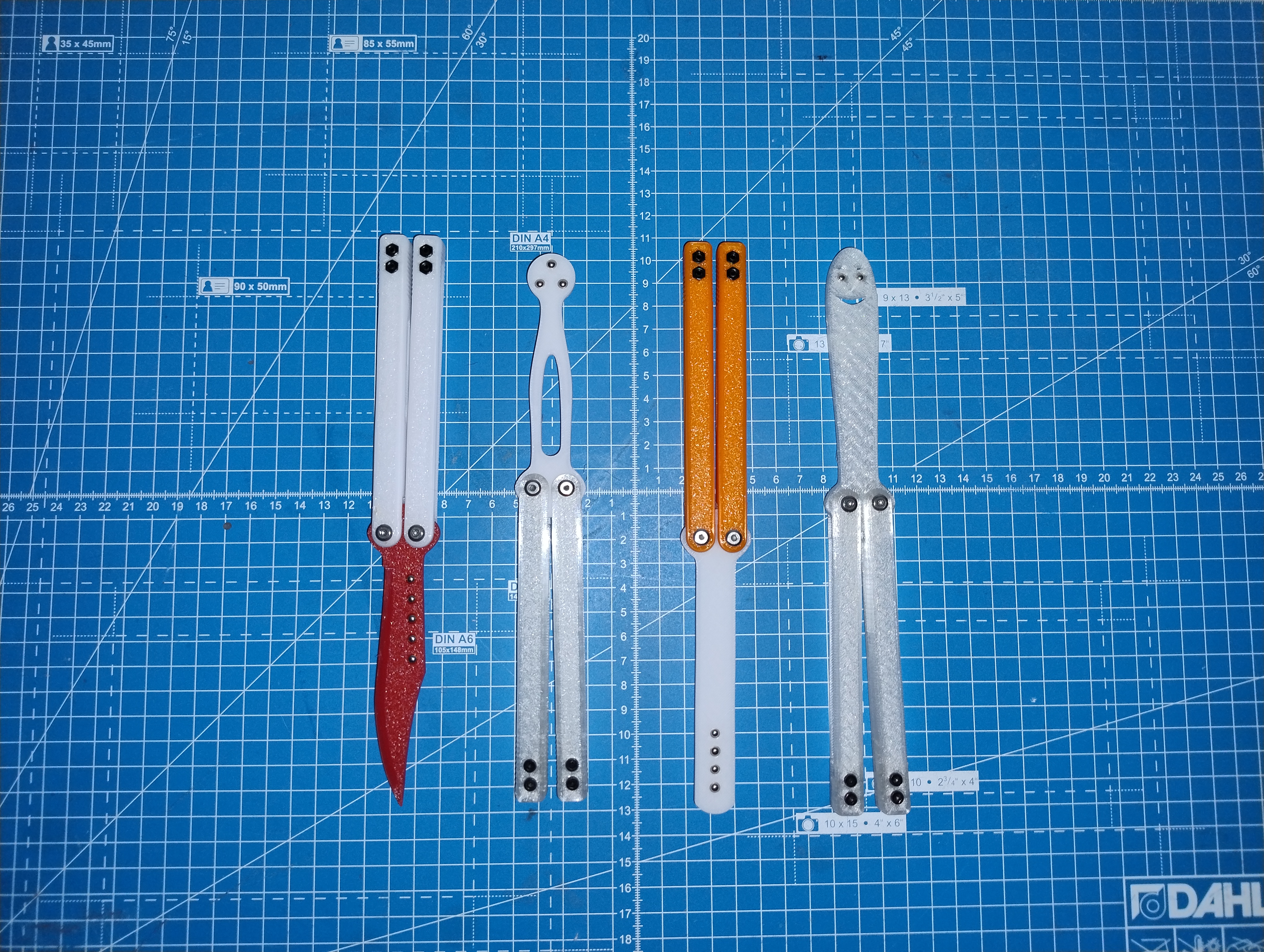 Plastibuddy V1 - [Balisong]