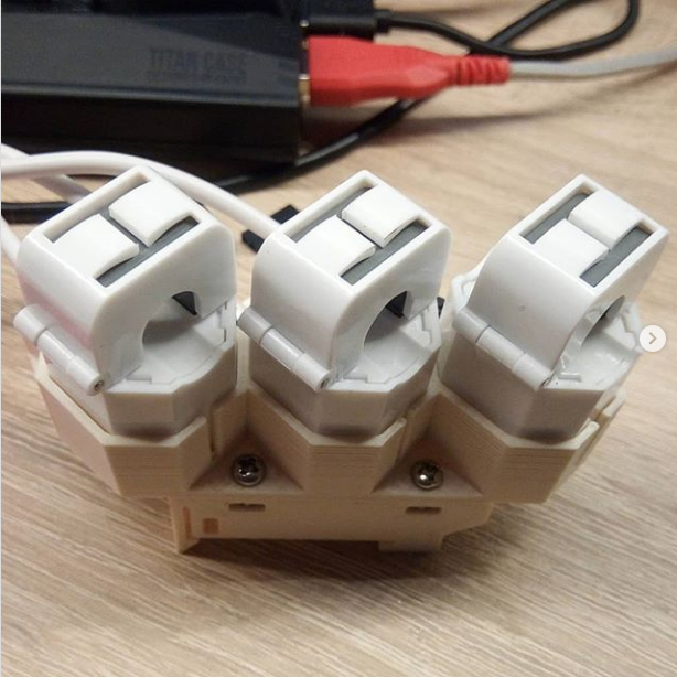 Shelly 3x50A clamp, DIN rail mount.