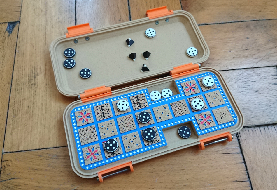 the Royal Game of Ur (travel edition)