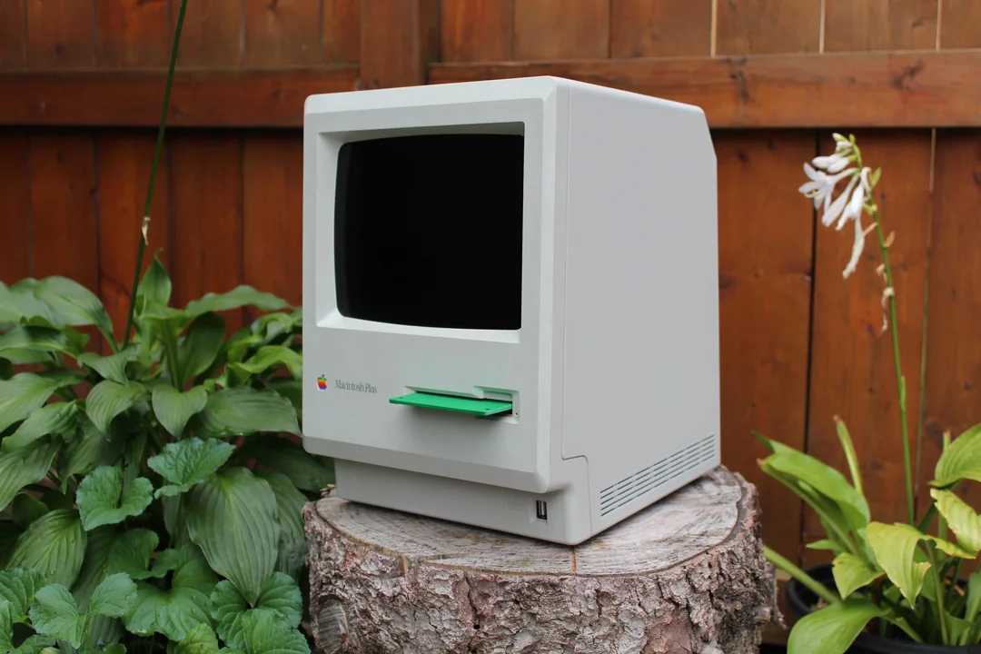 The ApplePi Project - Macintosh Plus Restomod (Raspberry Pi)