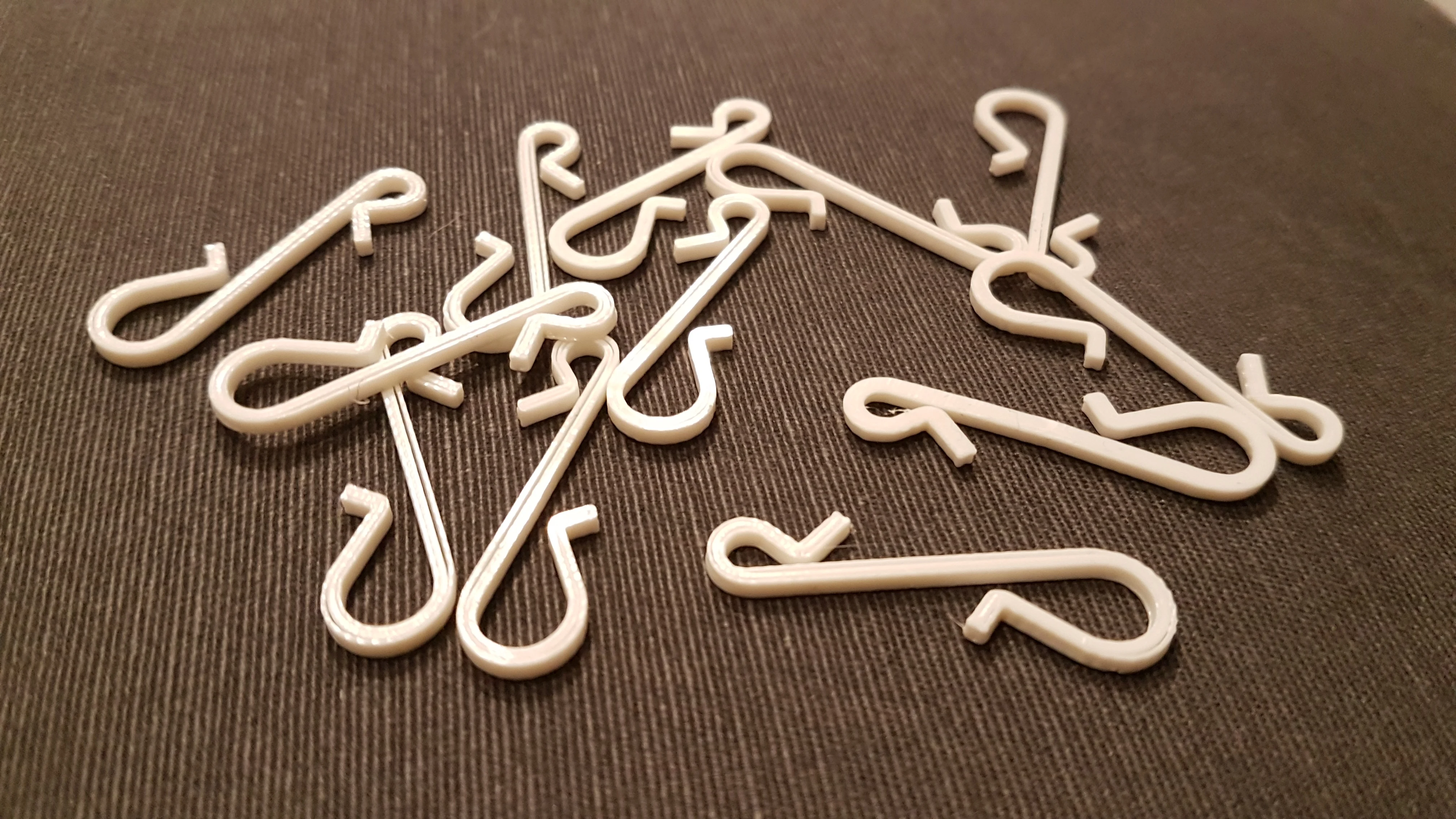 Simple Christmas Ornament Hanger