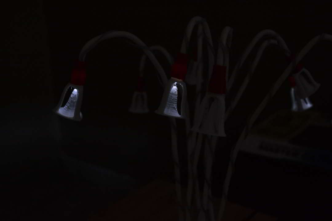 8 LED Bell Flower Lamp