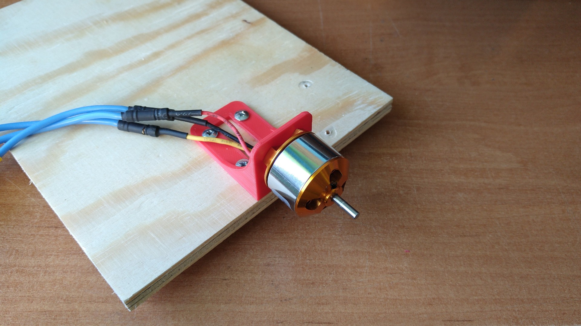 A2212 BLDC Motor Mount with cables channel