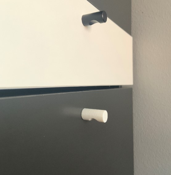 Closet door handle
