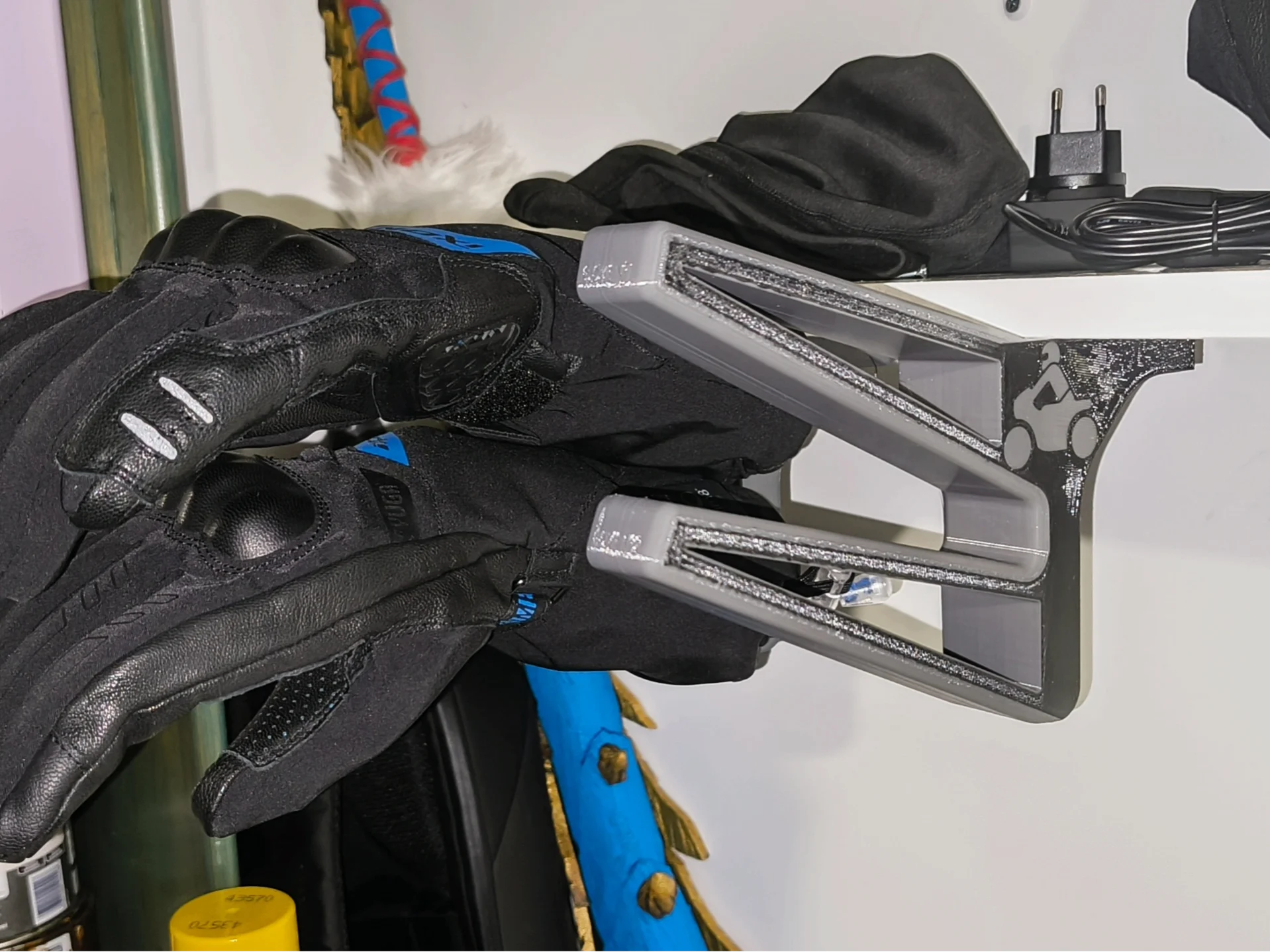 Motorcycle gloves support
