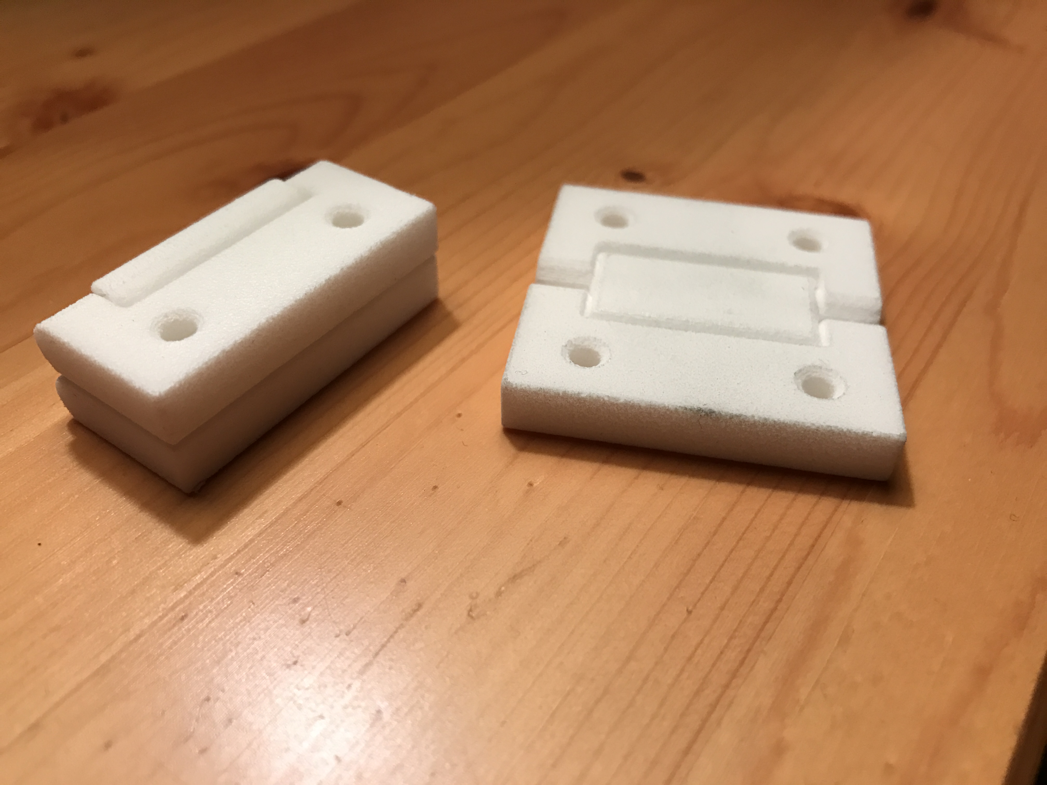 Reversible Flush Hinge