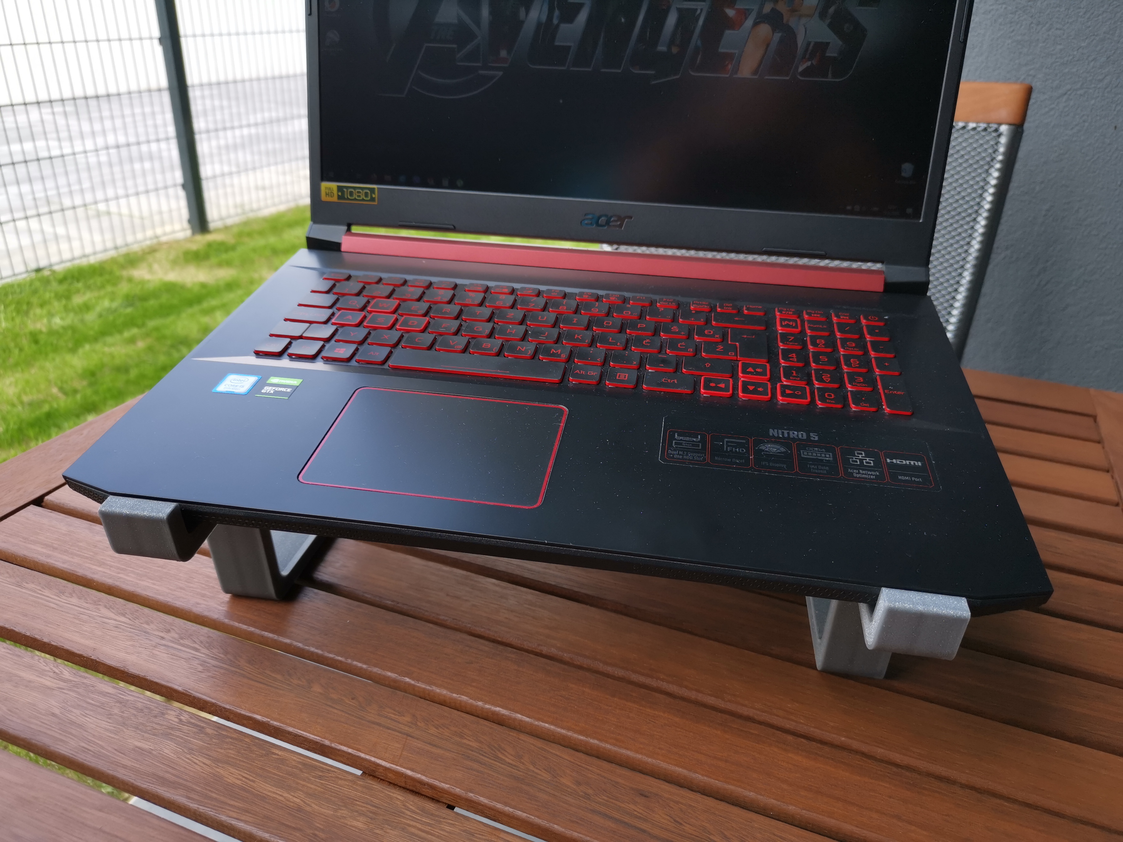 Acer Nitro 5 stand