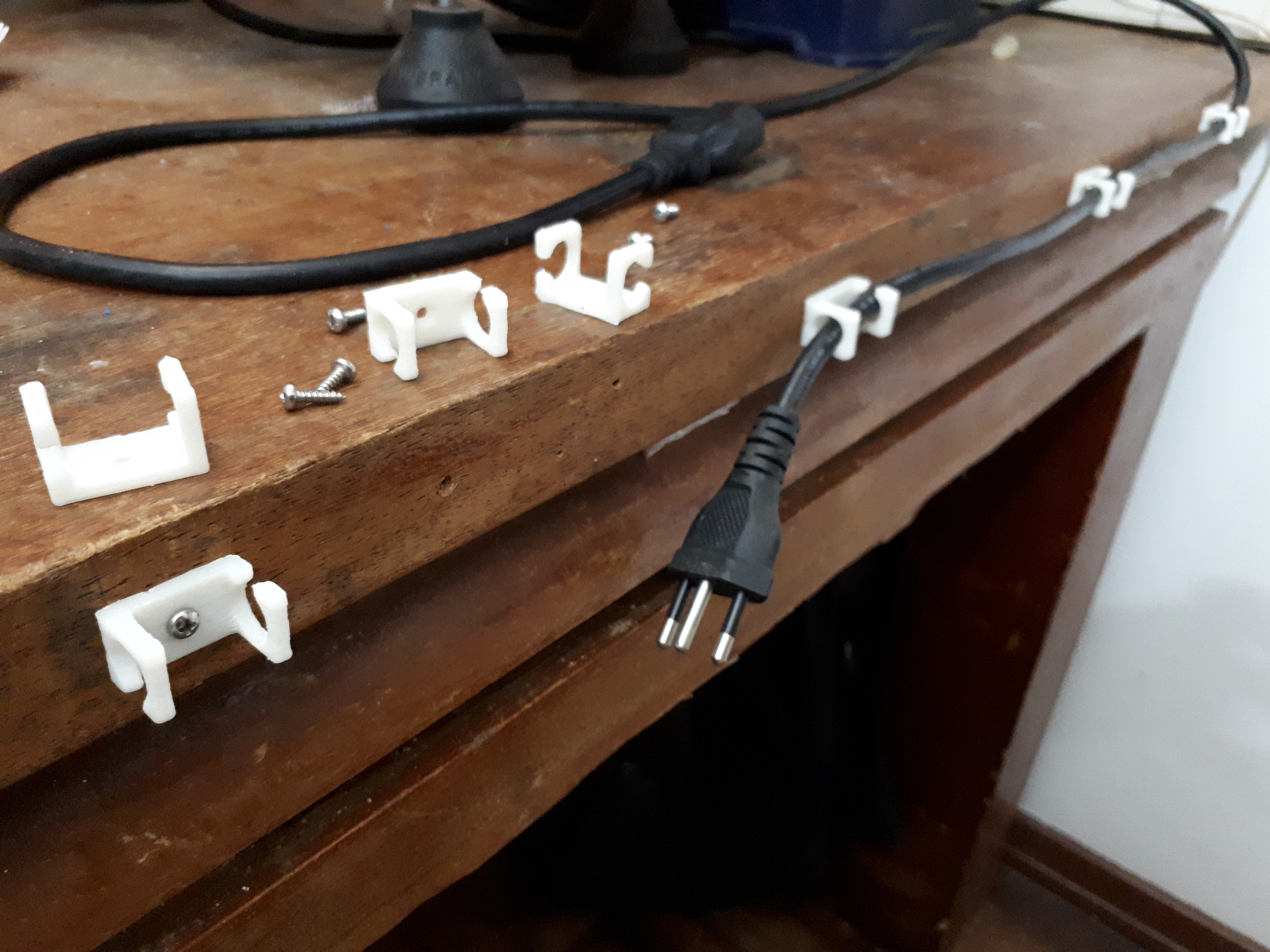 Configurable Cable holder  - Prende cabos, segura cabos