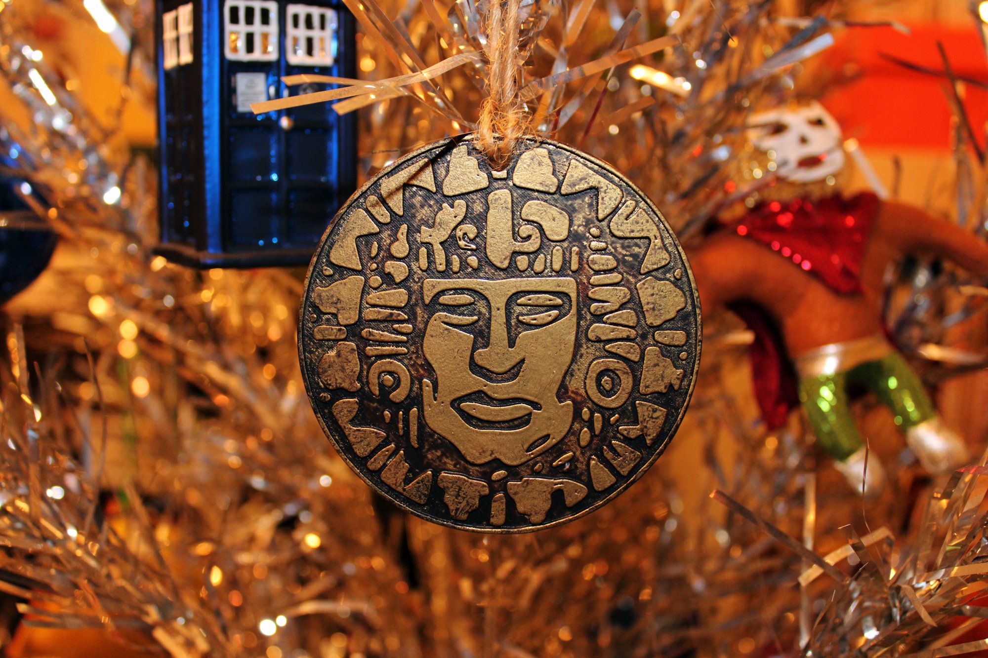 Legends of the Hidden Temple Full Pendant of Life Replica + Magnet