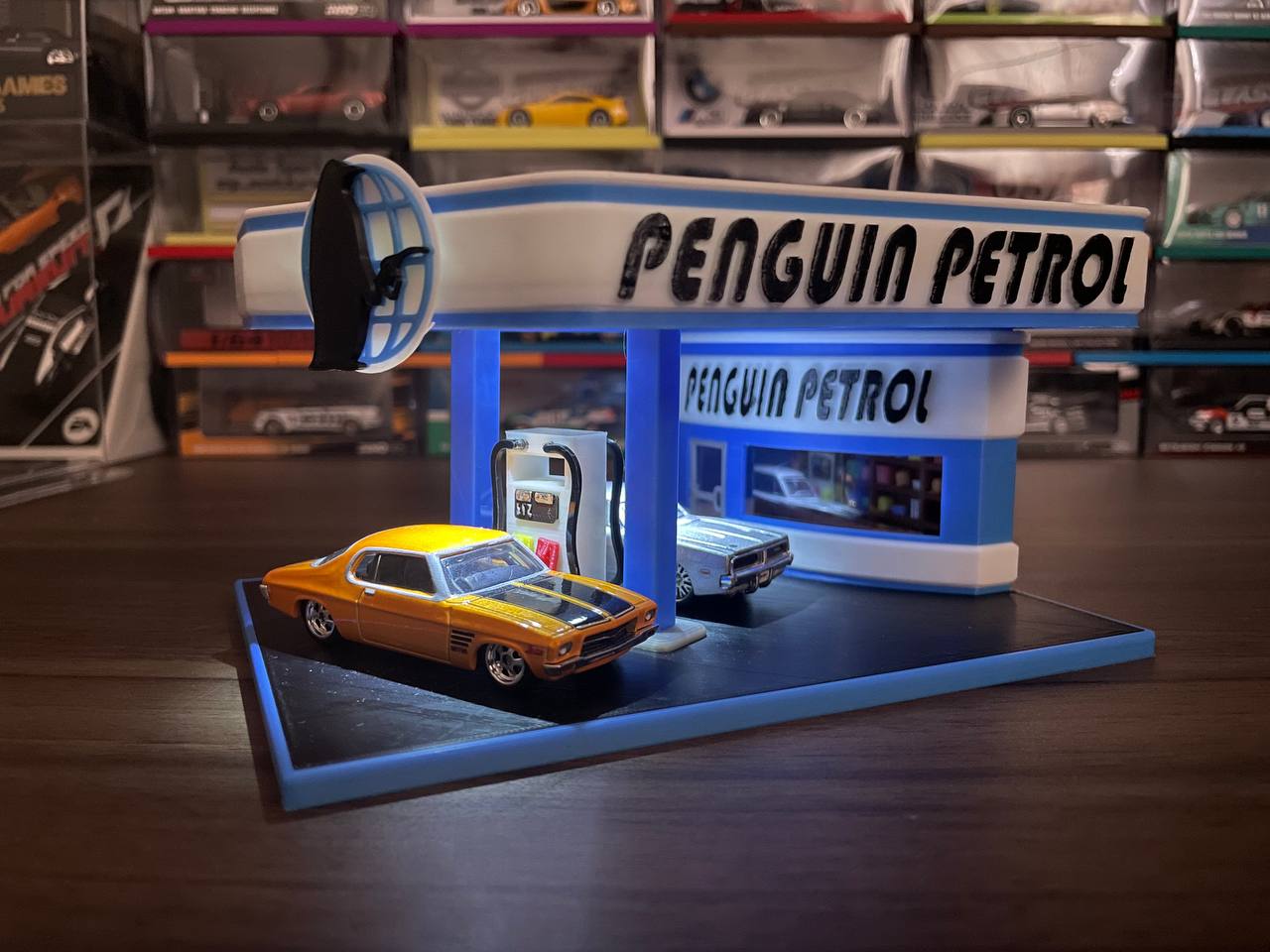 Penguin Petrol Display (1/64 Generic Petrol Station)