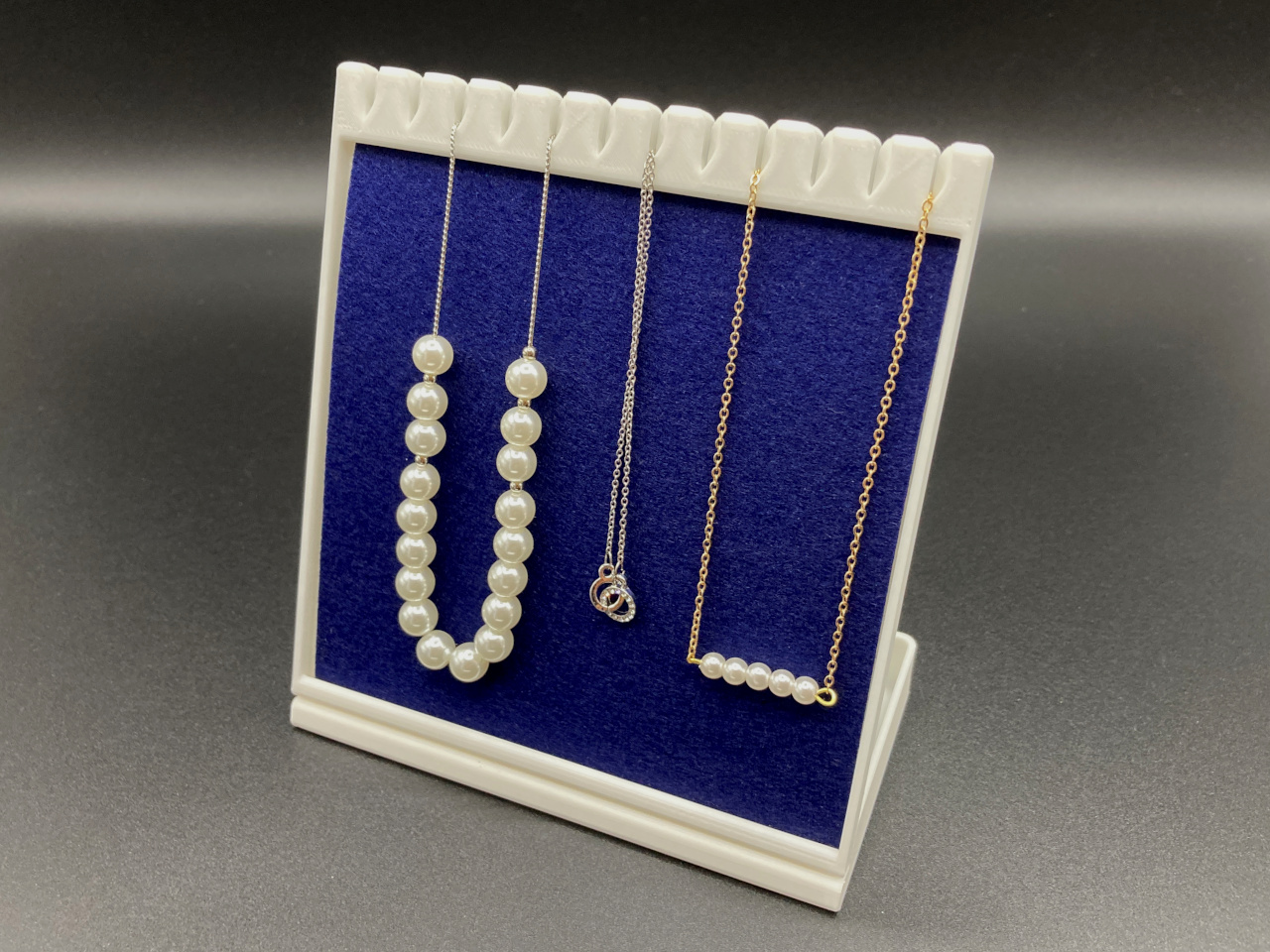 Necklaces Stand (re-uploaded)