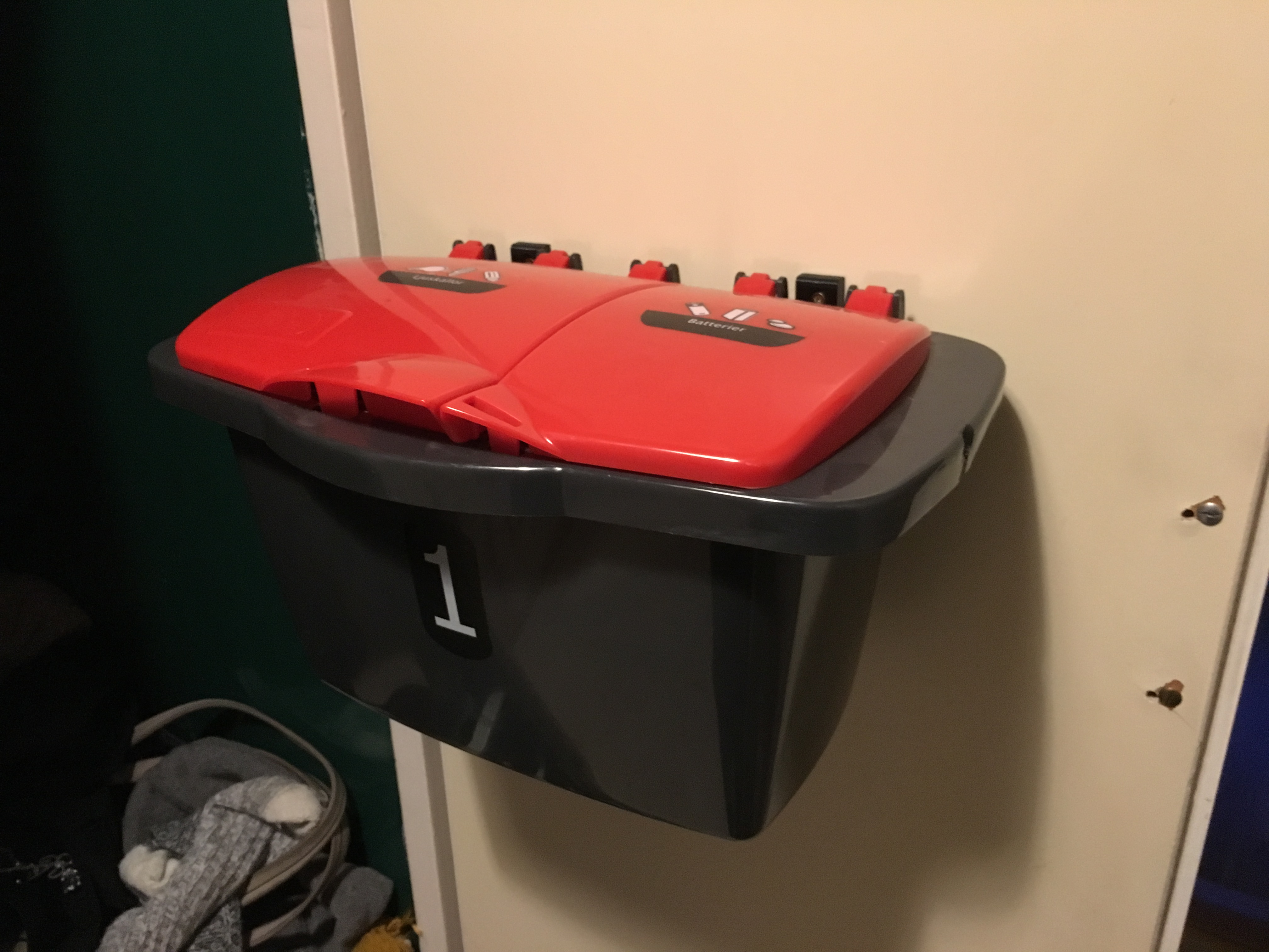 Battery rezycling box hanger