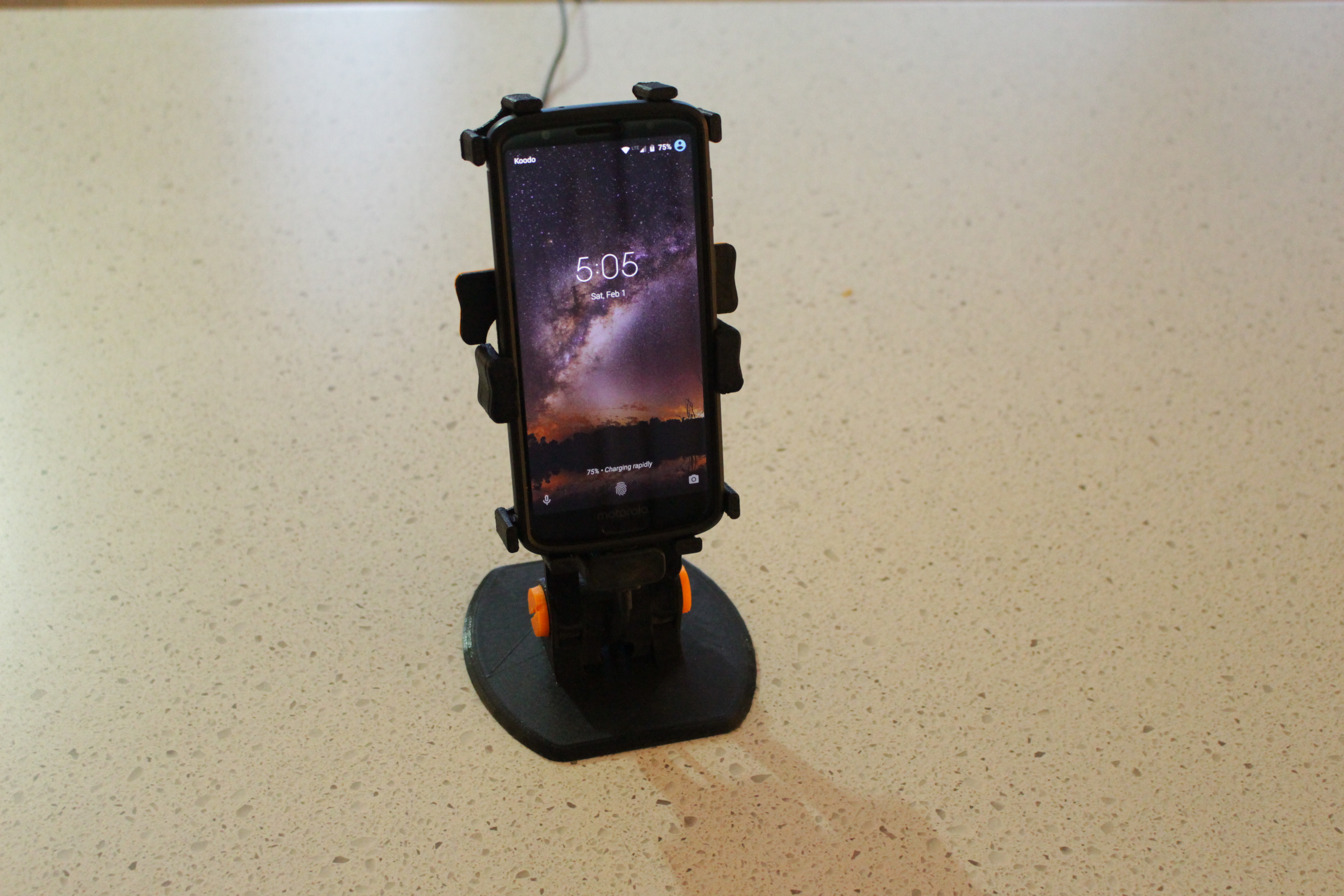 Fast Phone Docker -- Desktop Mount