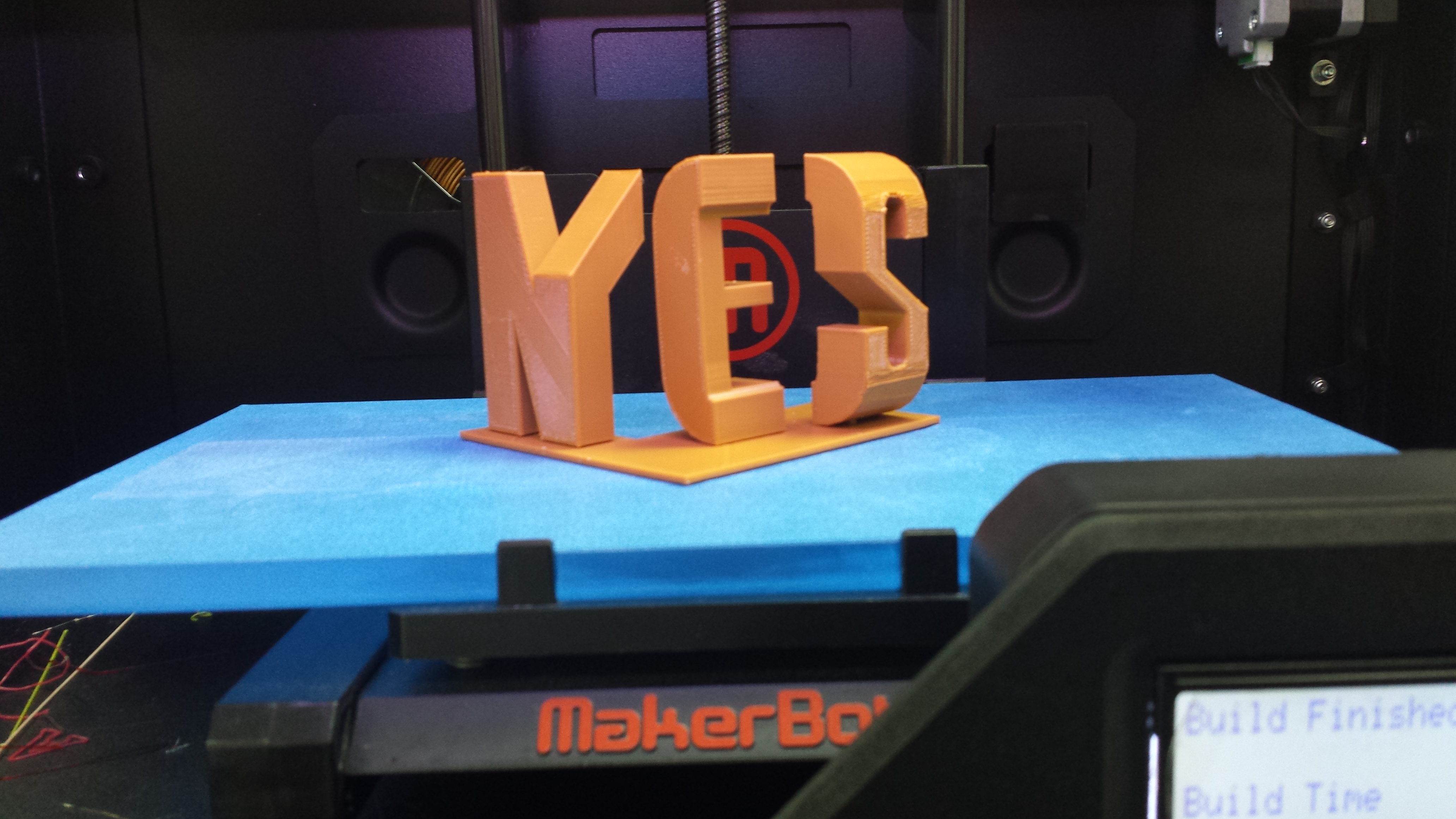 Yes/No typographical sculpture by Markus Raetz