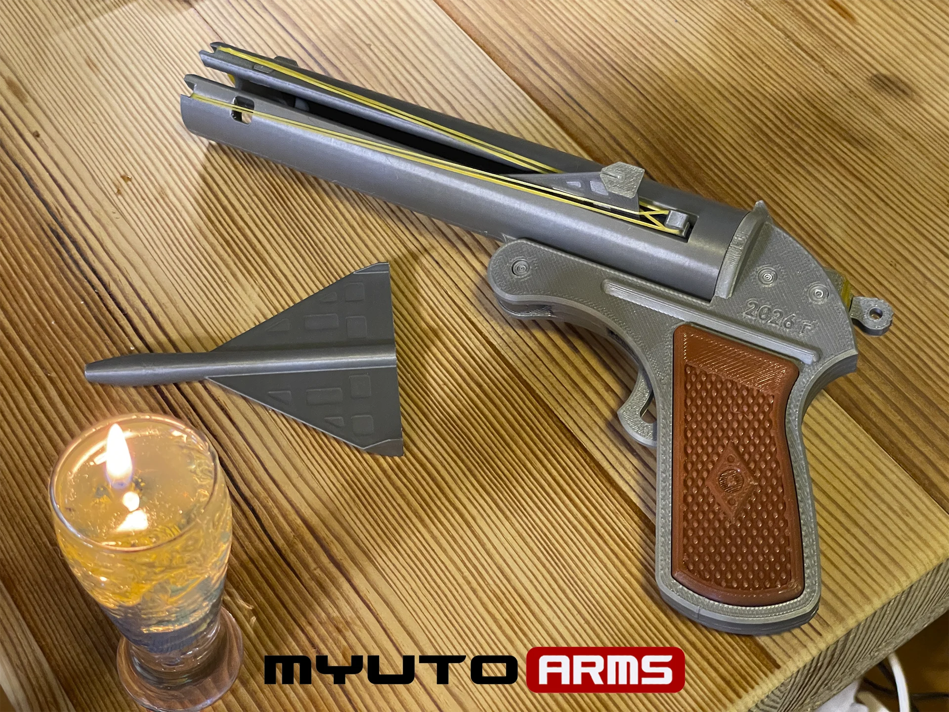 SP-26 - A pistol that fires winged projectiles + Signal Pistol Prop