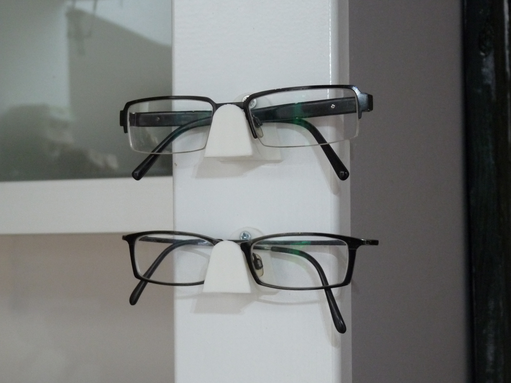 spectacle holder