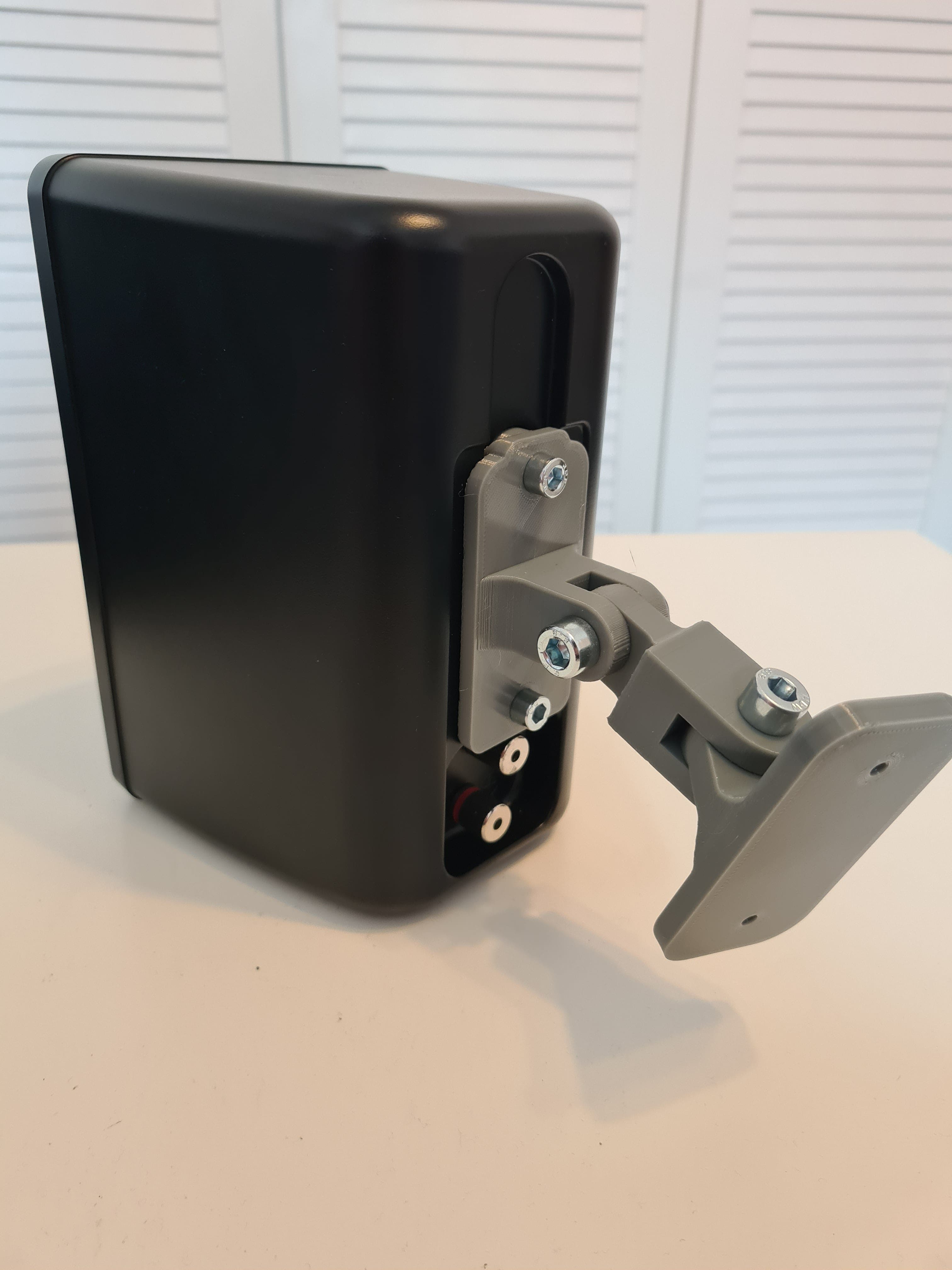 Speaker Wallmount (Universal + Canton Plus GX.3)