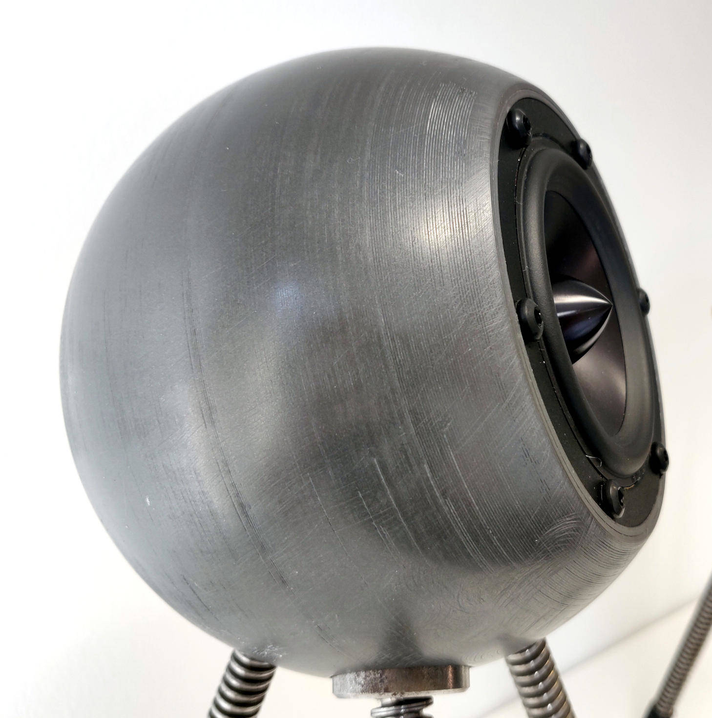 Desktop loudspeaker on tripod
