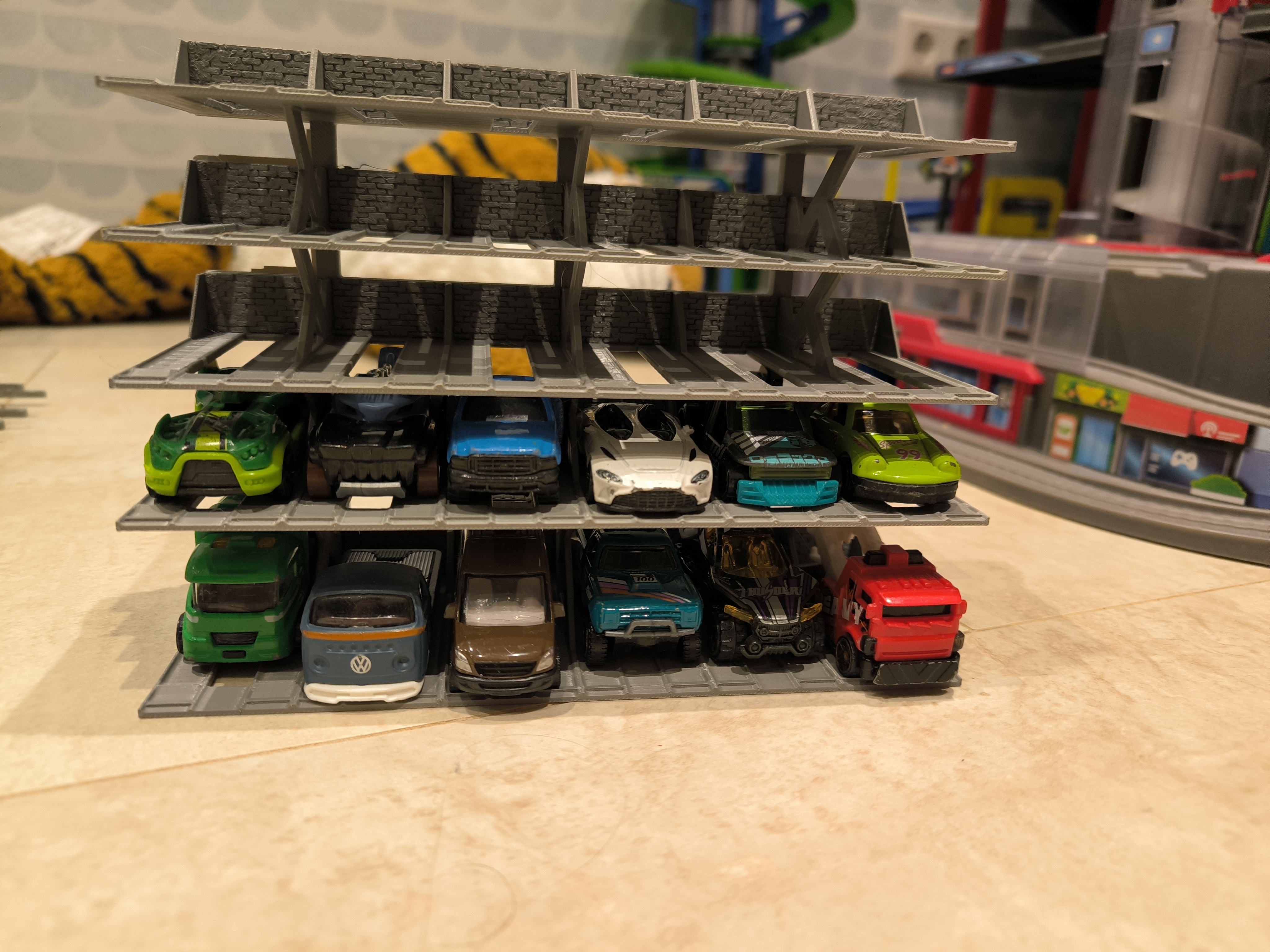 Hot Wheels Bigger is better case without Logo