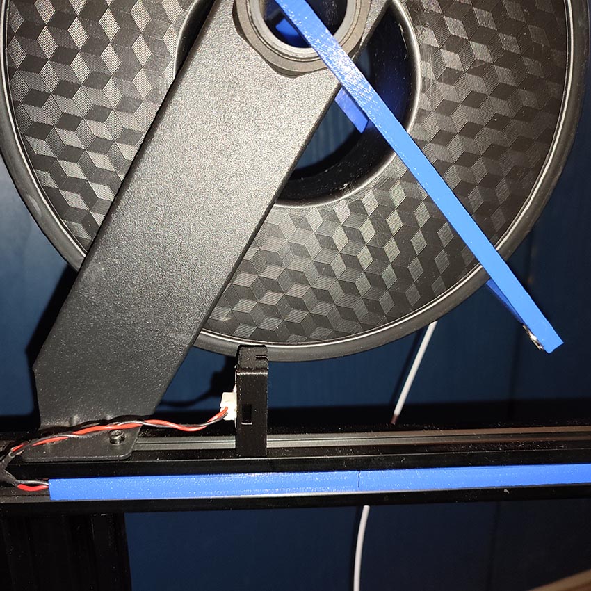Magnetic filament detector