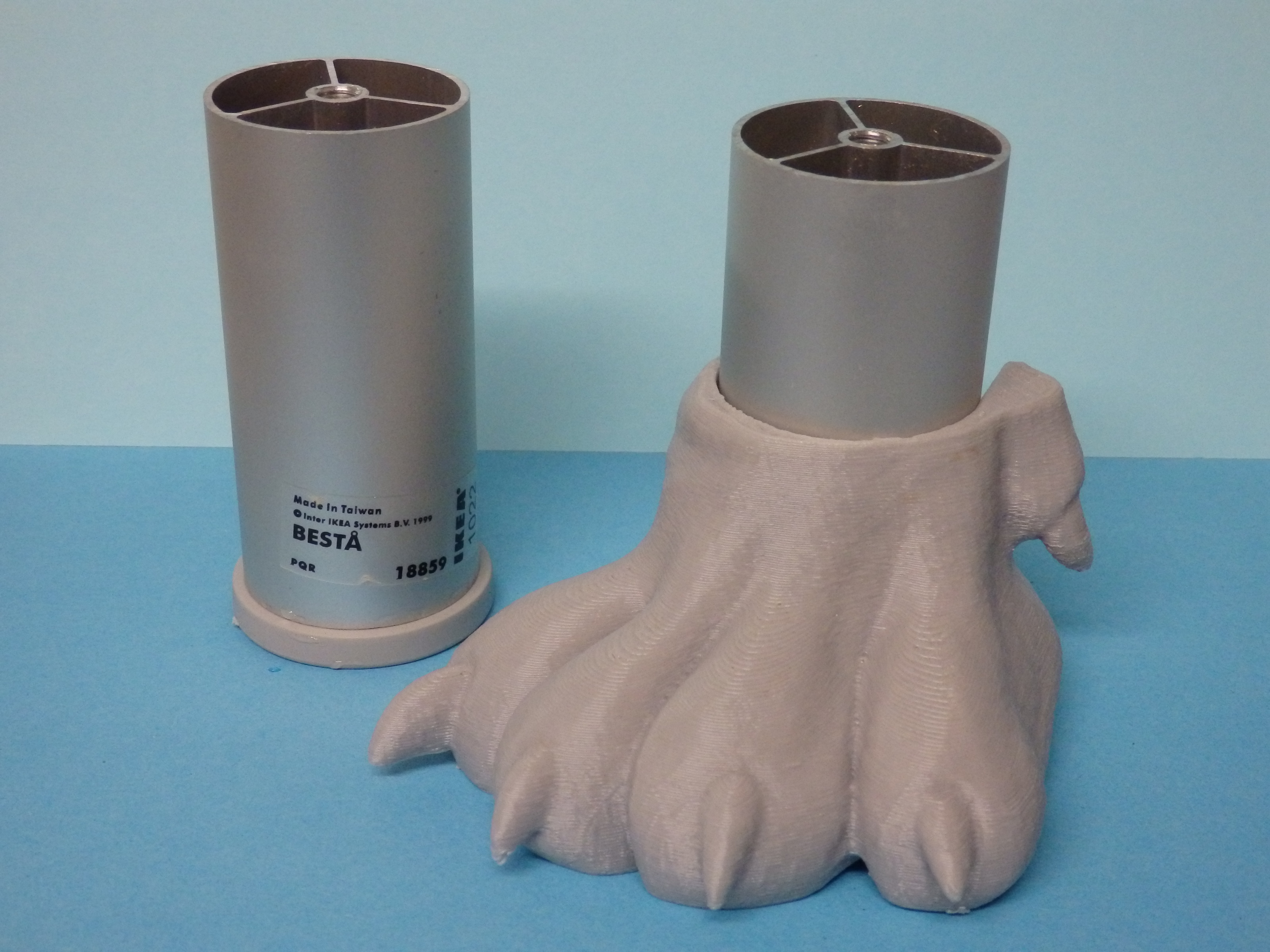 Lion Feet for IKEA Besta / Pieds de lion pour IKEA Besta