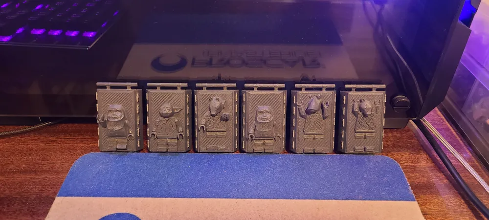 Brick Bounty Hunter Carbonites