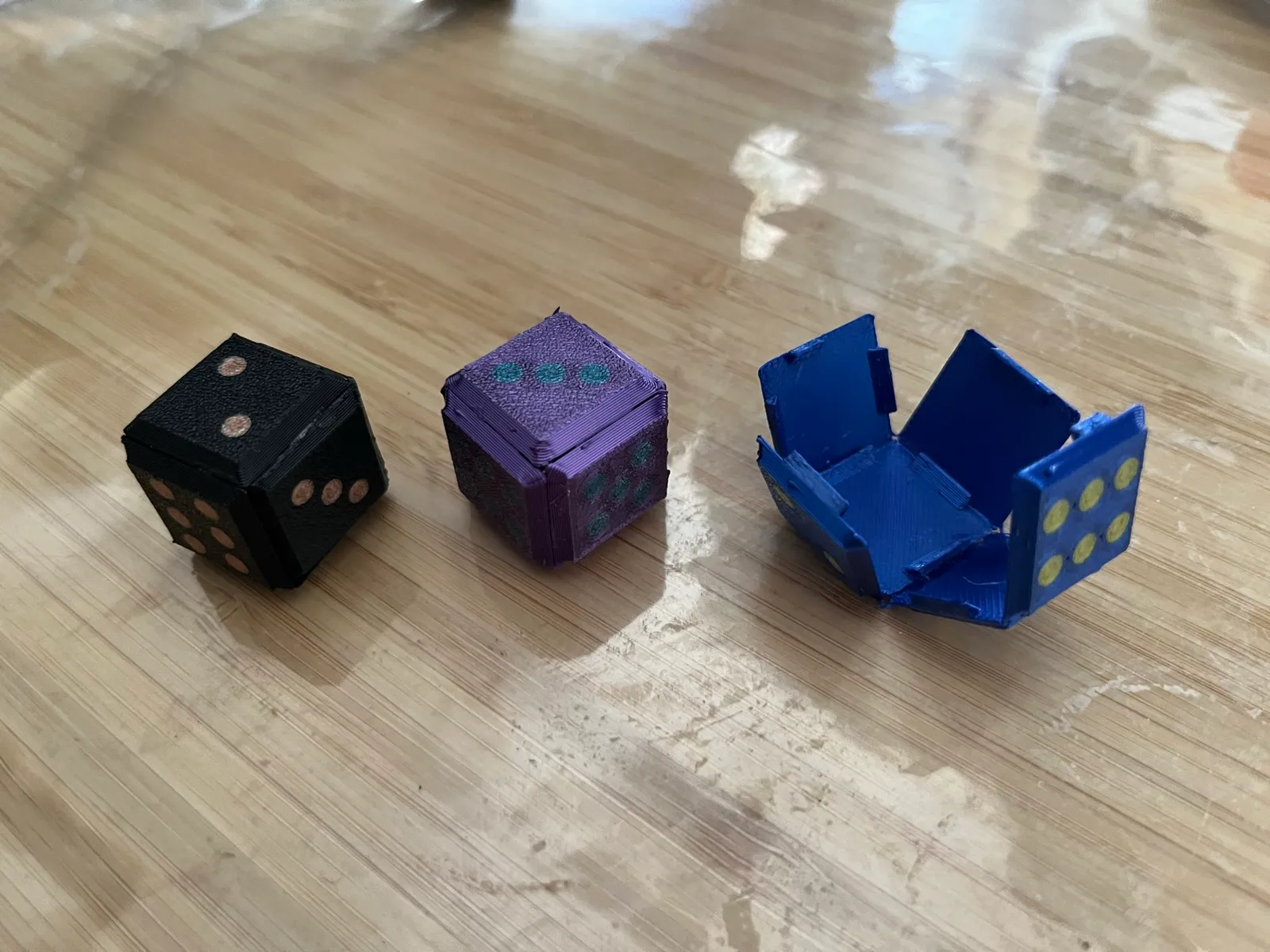 Folding Multicolor Dice