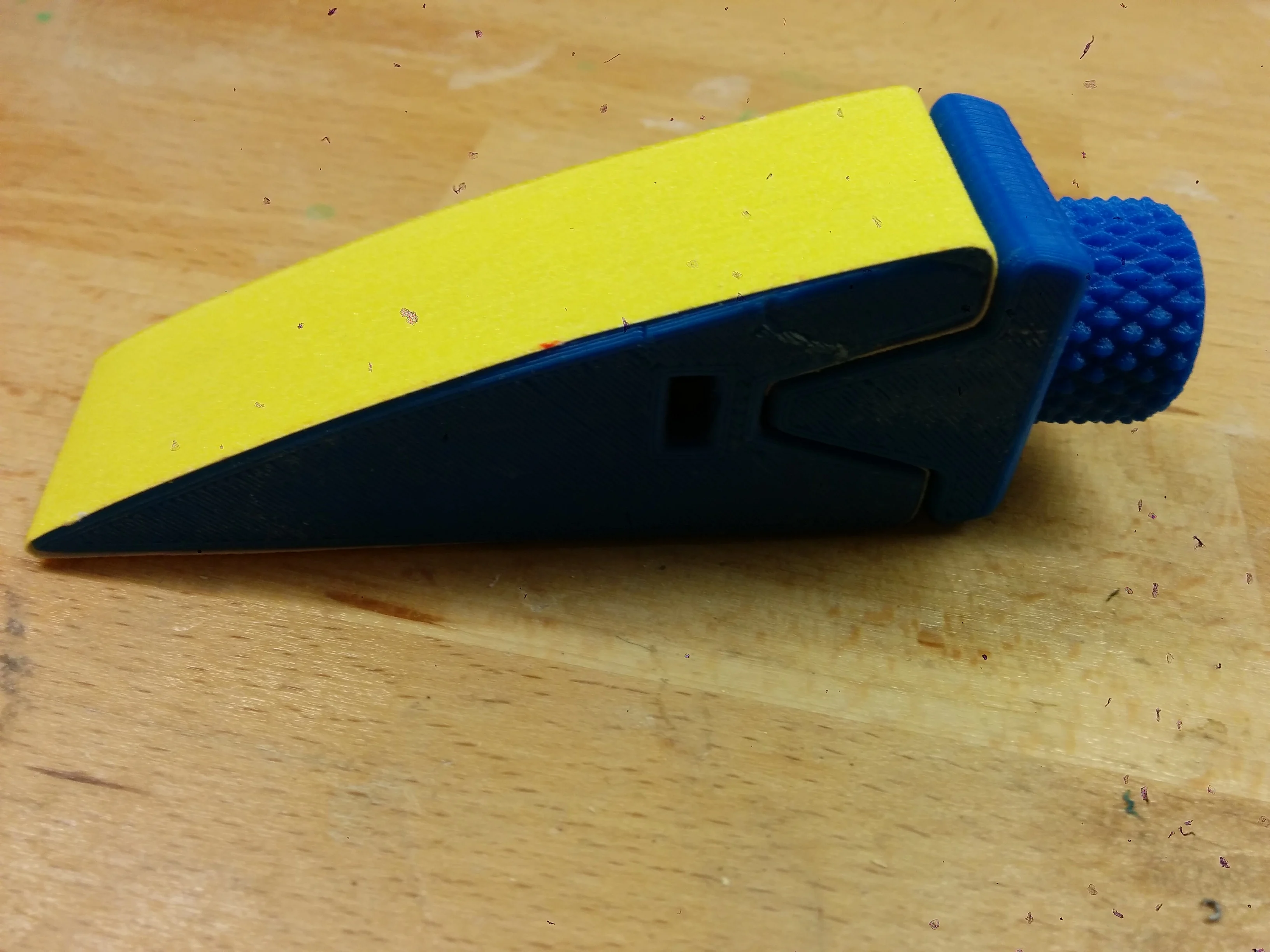 Wedge sanding tool