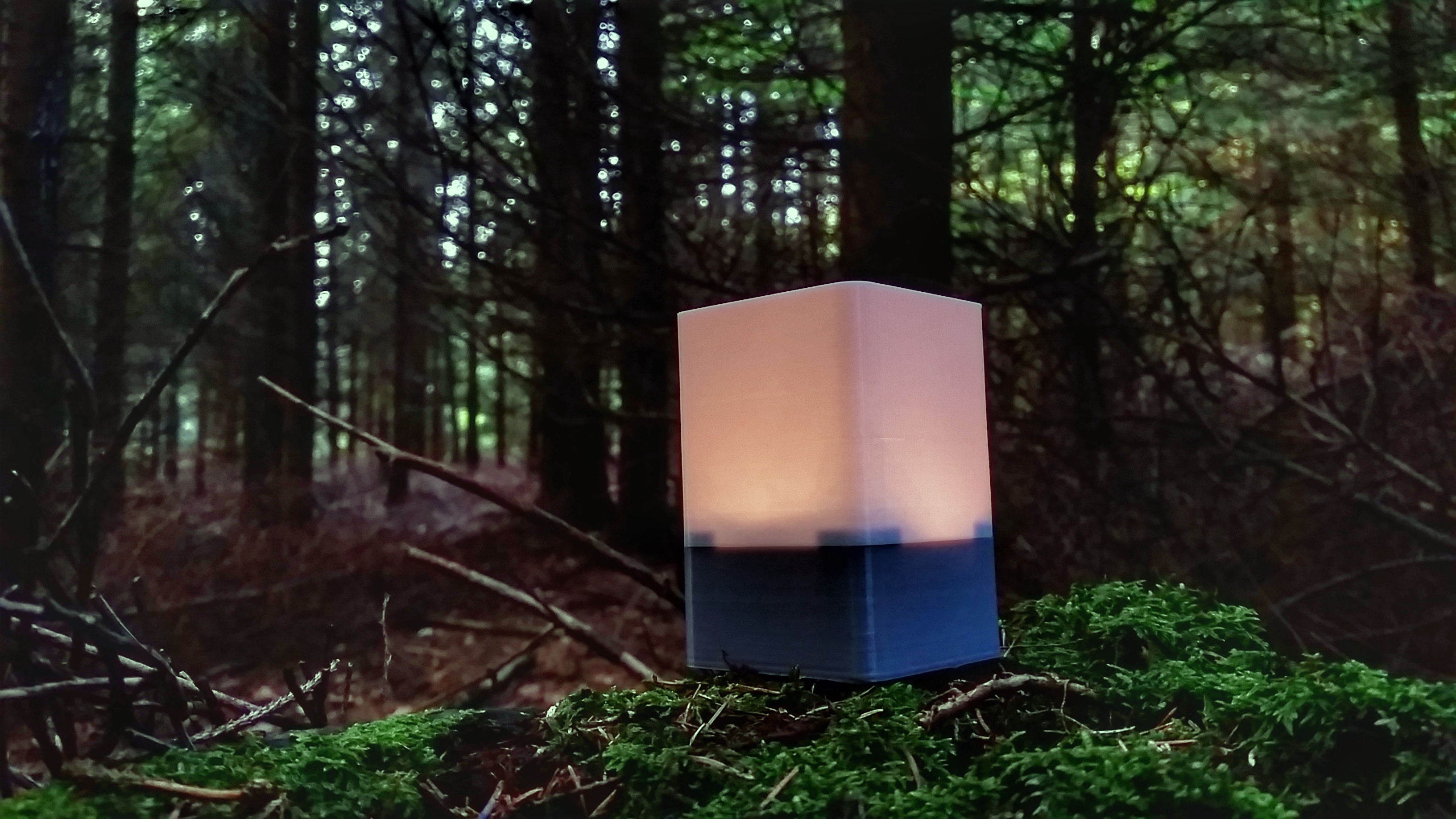Futuristic Bedside Lamp (RGBW)