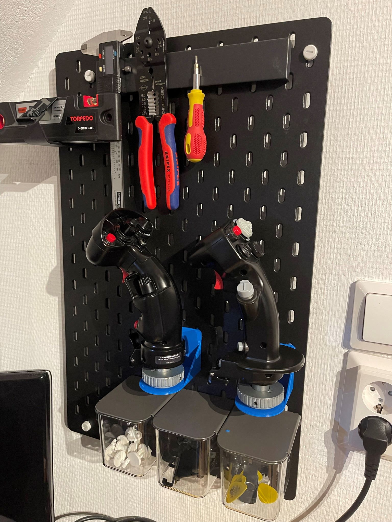 Thrustmaster Stick mount for IKEA SKADIS pegboard