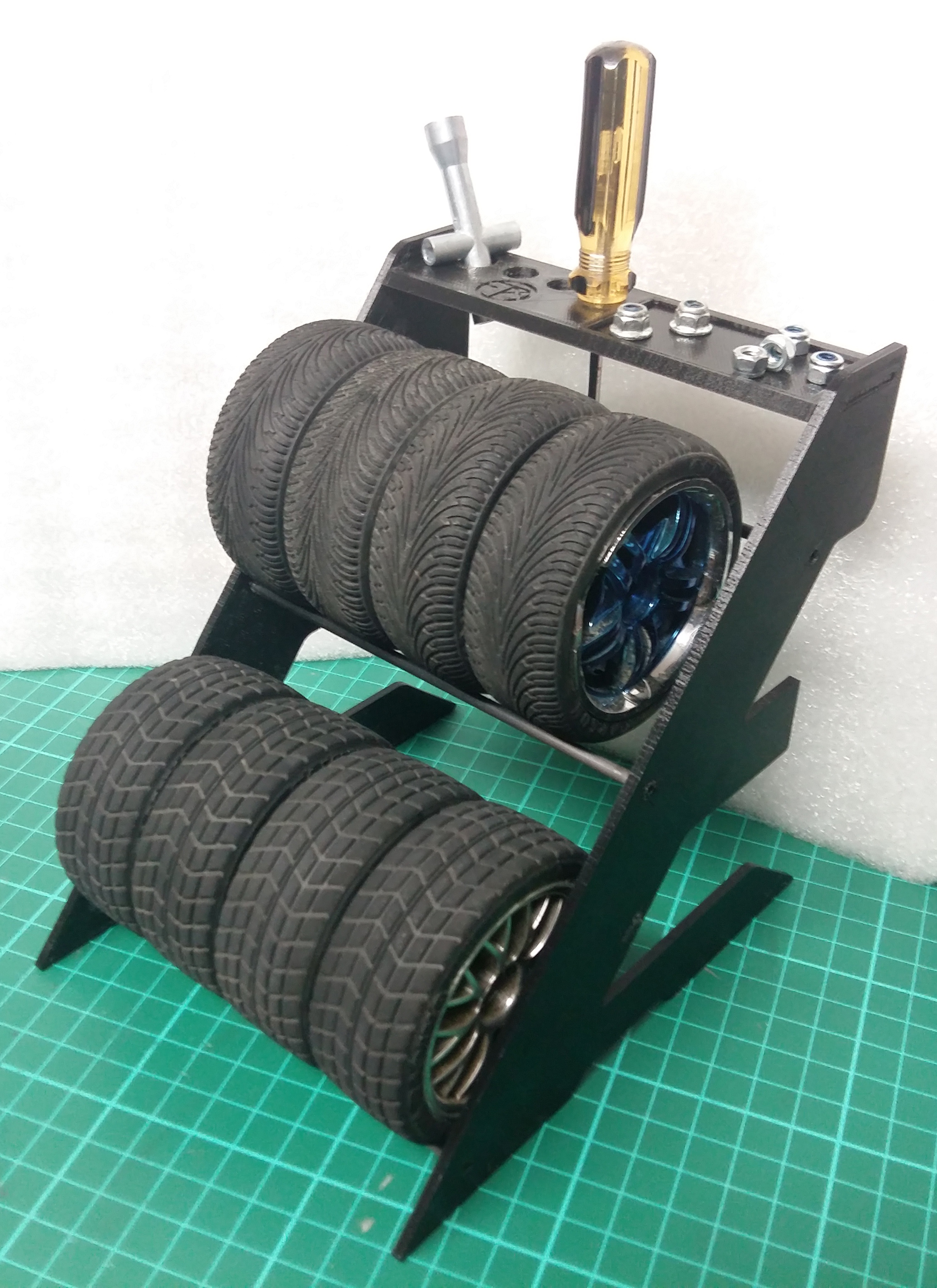 Tires Rack / Rack à pneu R/C