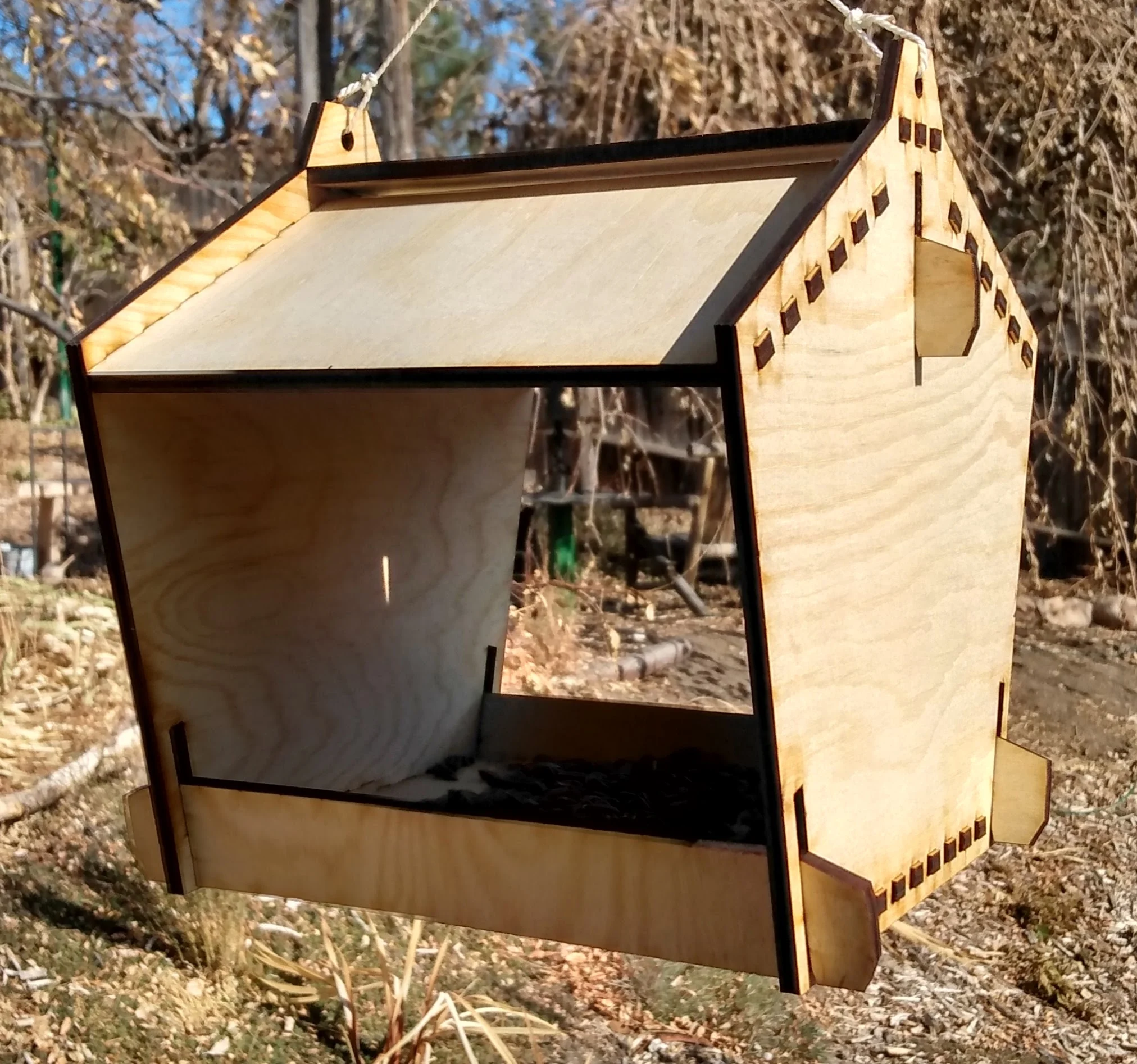 Supersimple Lasercut Birdfeeder - No Glue