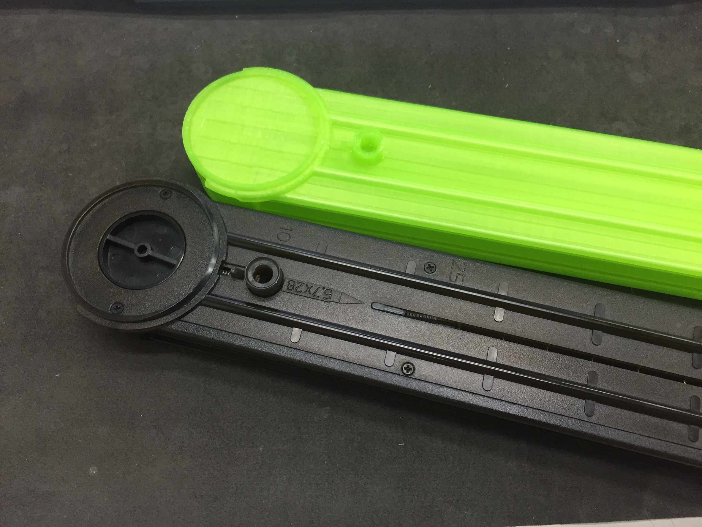 1:1 Airsoft P90 AEG Magazine for reference