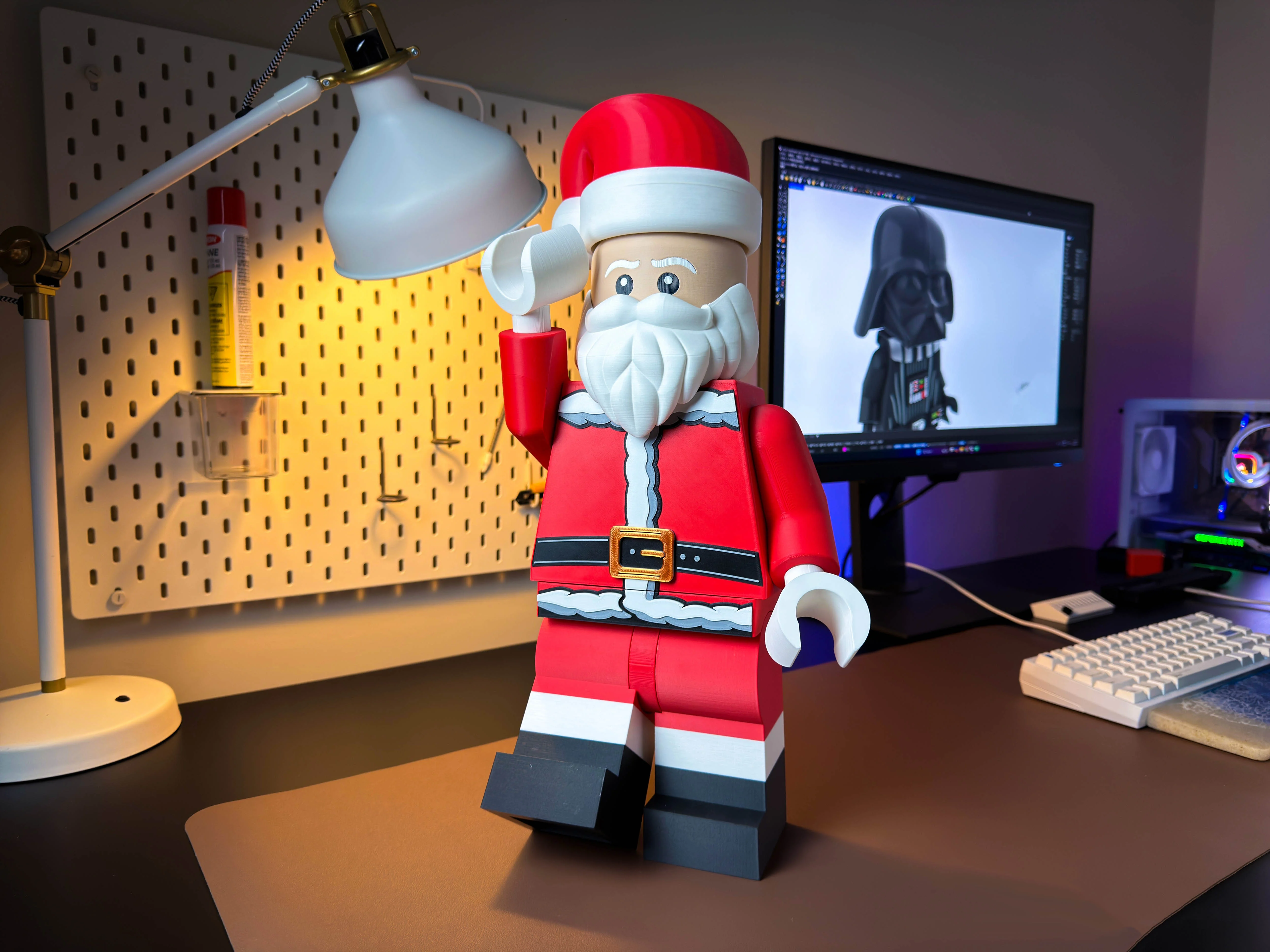 The FREE Santa Claus Modular Figure! Ho Ho Ho!