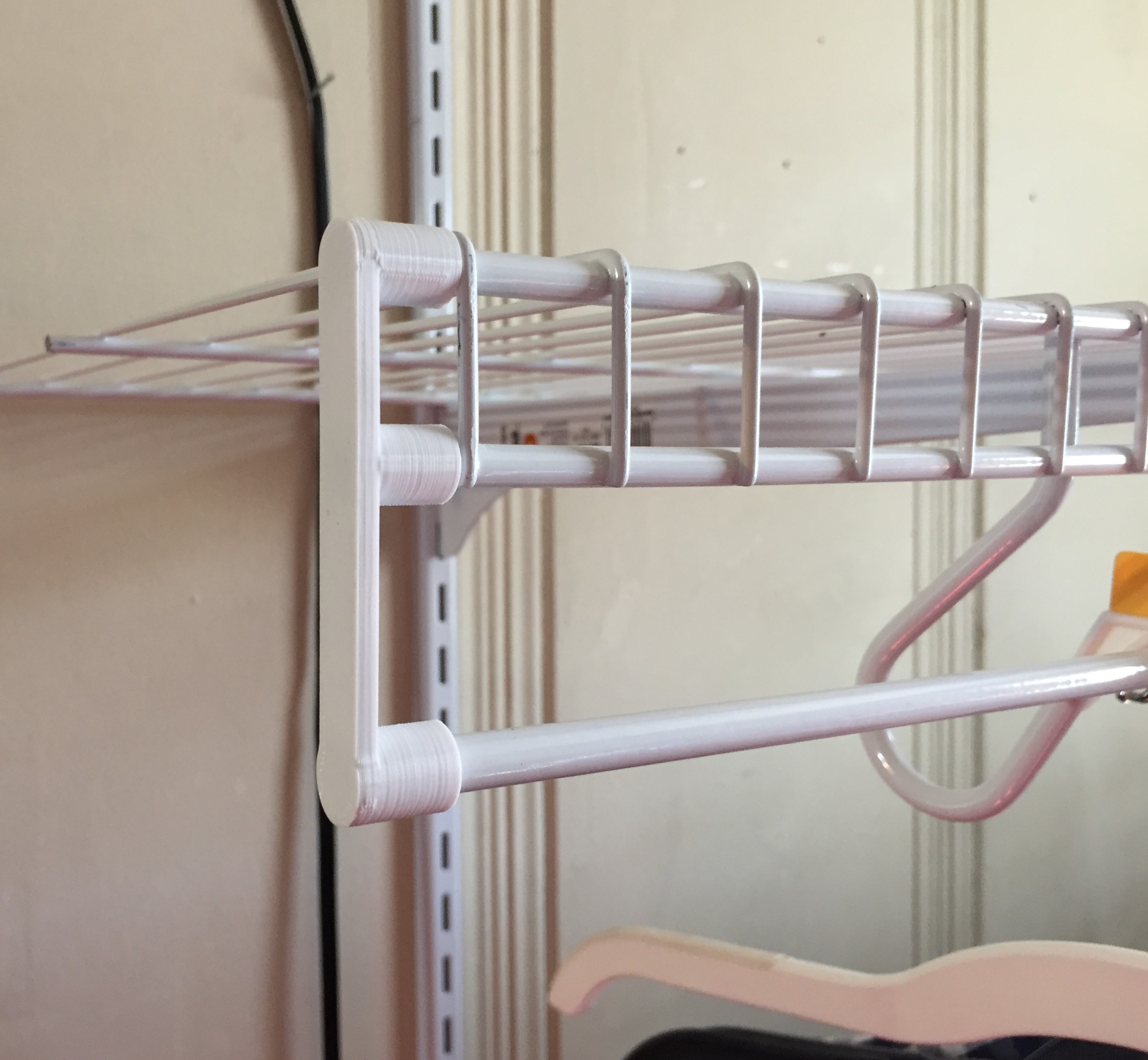 Rubbermaid FreeSlide Wire Shelf End Cap