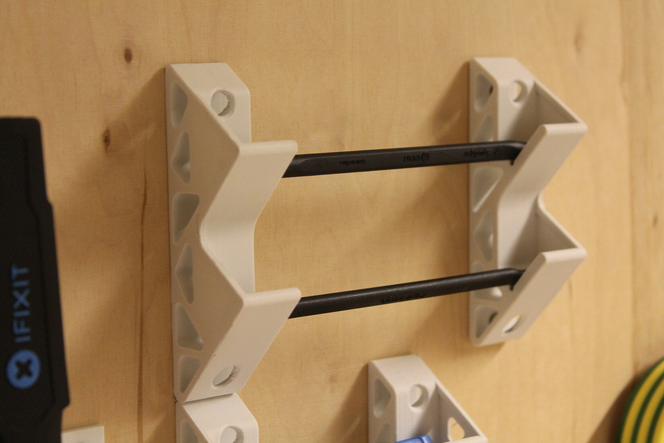 iFixit Spudger compatible wall mount