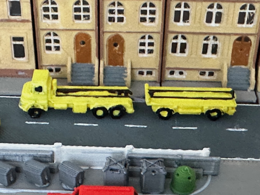 Swap loader truck and trailer (z-scale)