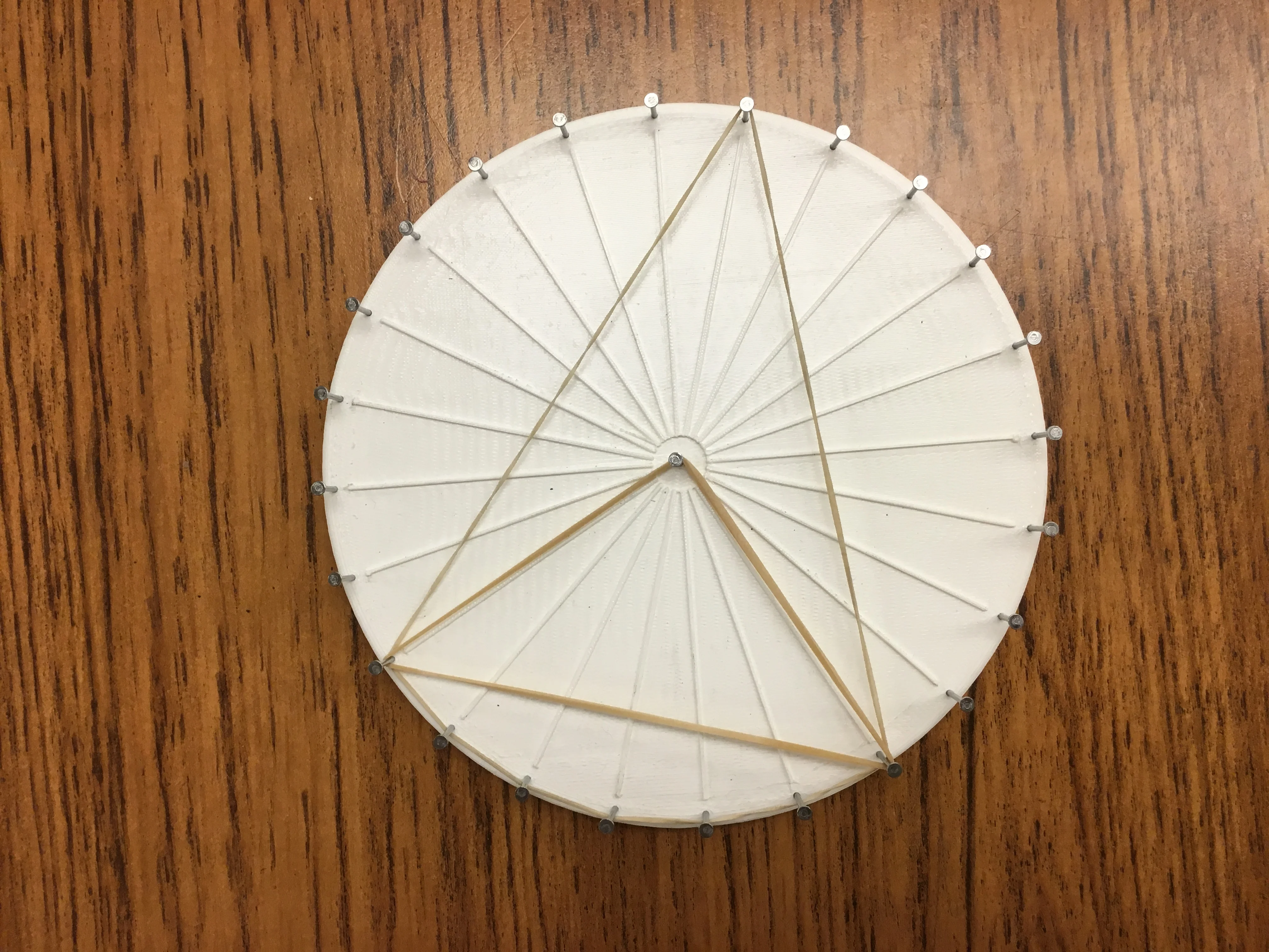 Customizable Inscribed Angle Geometry Manipulative