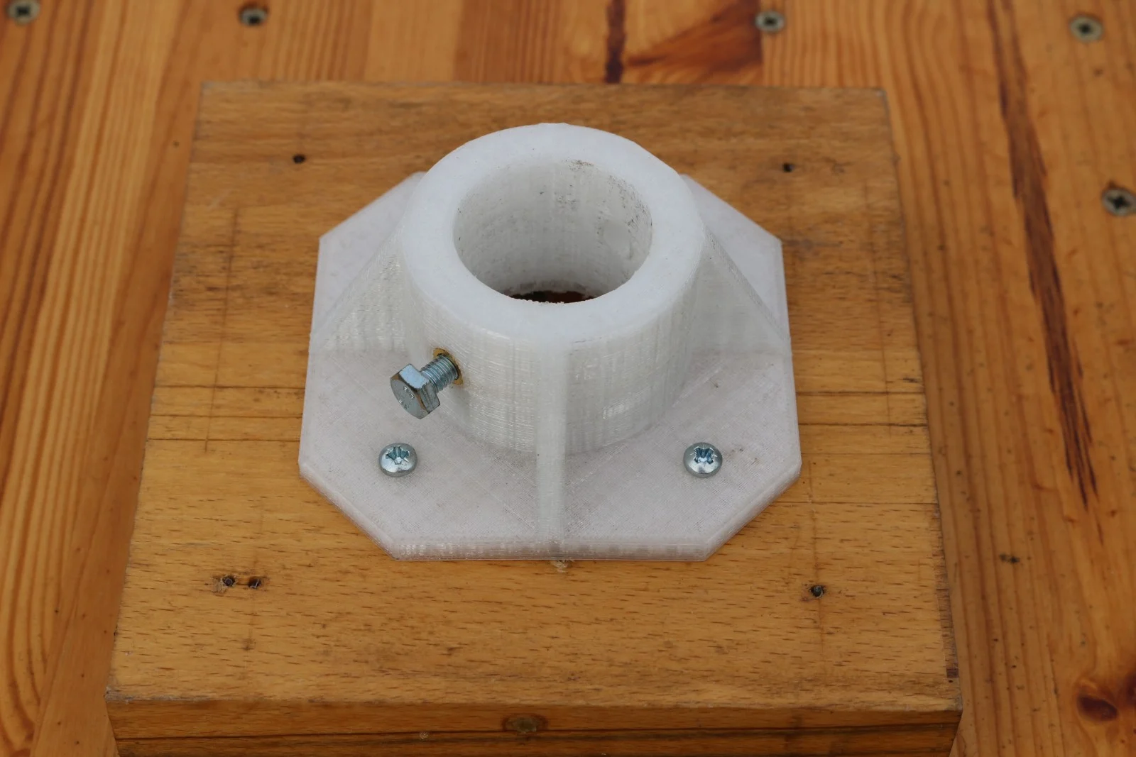 38mm pole mount bracket