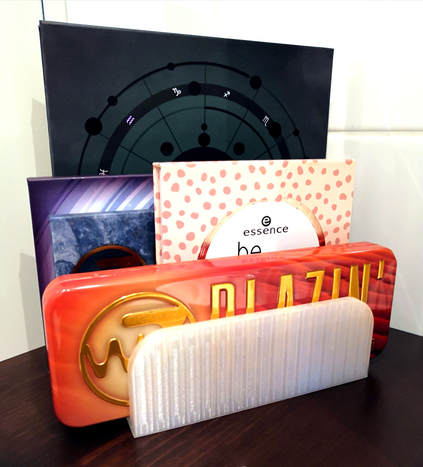 Palette Holder