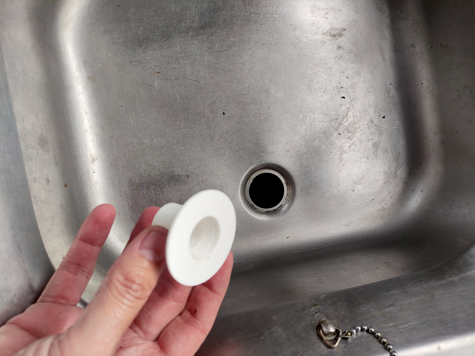 Hymer B544 (1988) - Kitchen sink drain valve - Valvula del fregadero