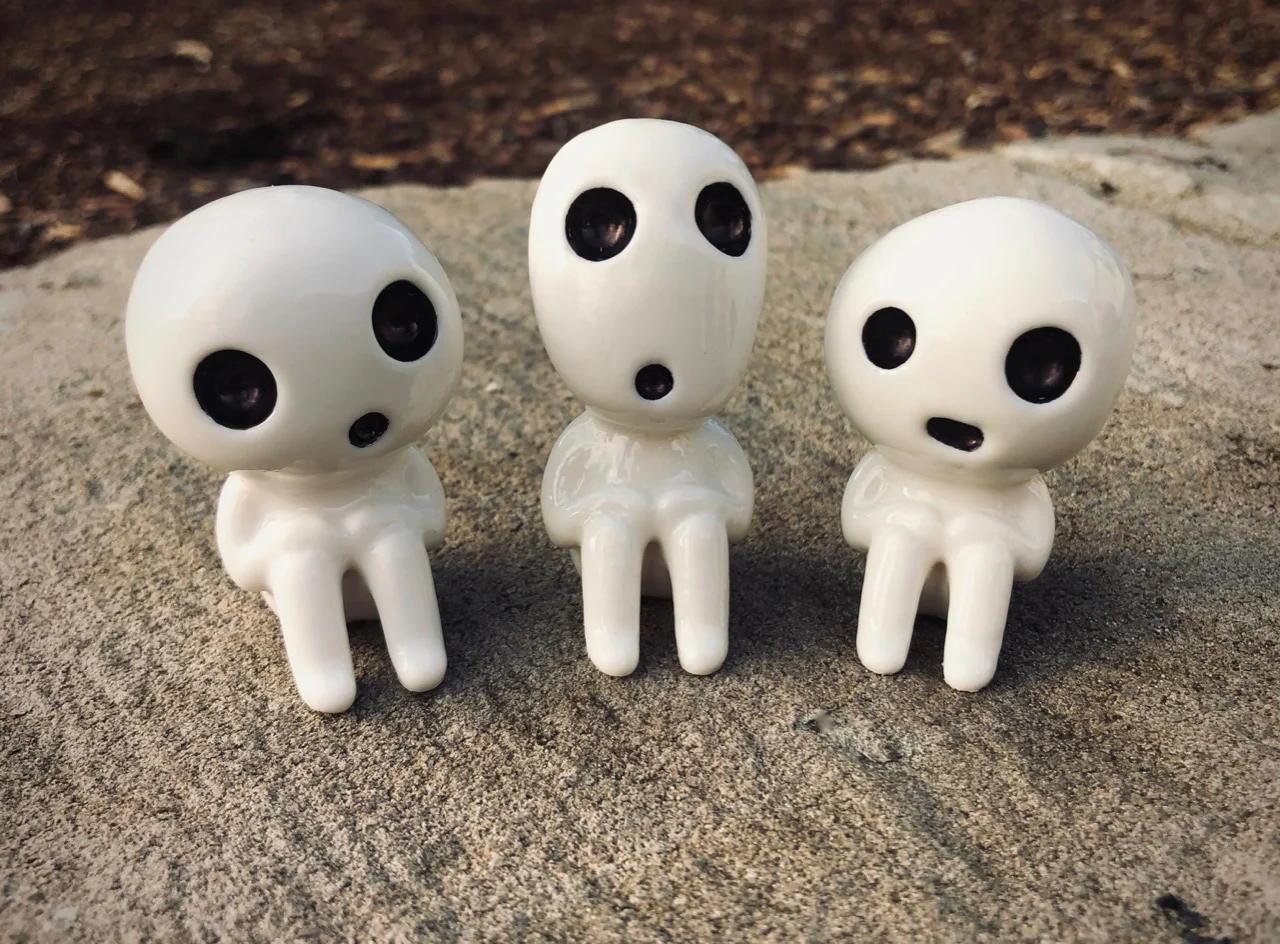 Sitting kodama ornaments